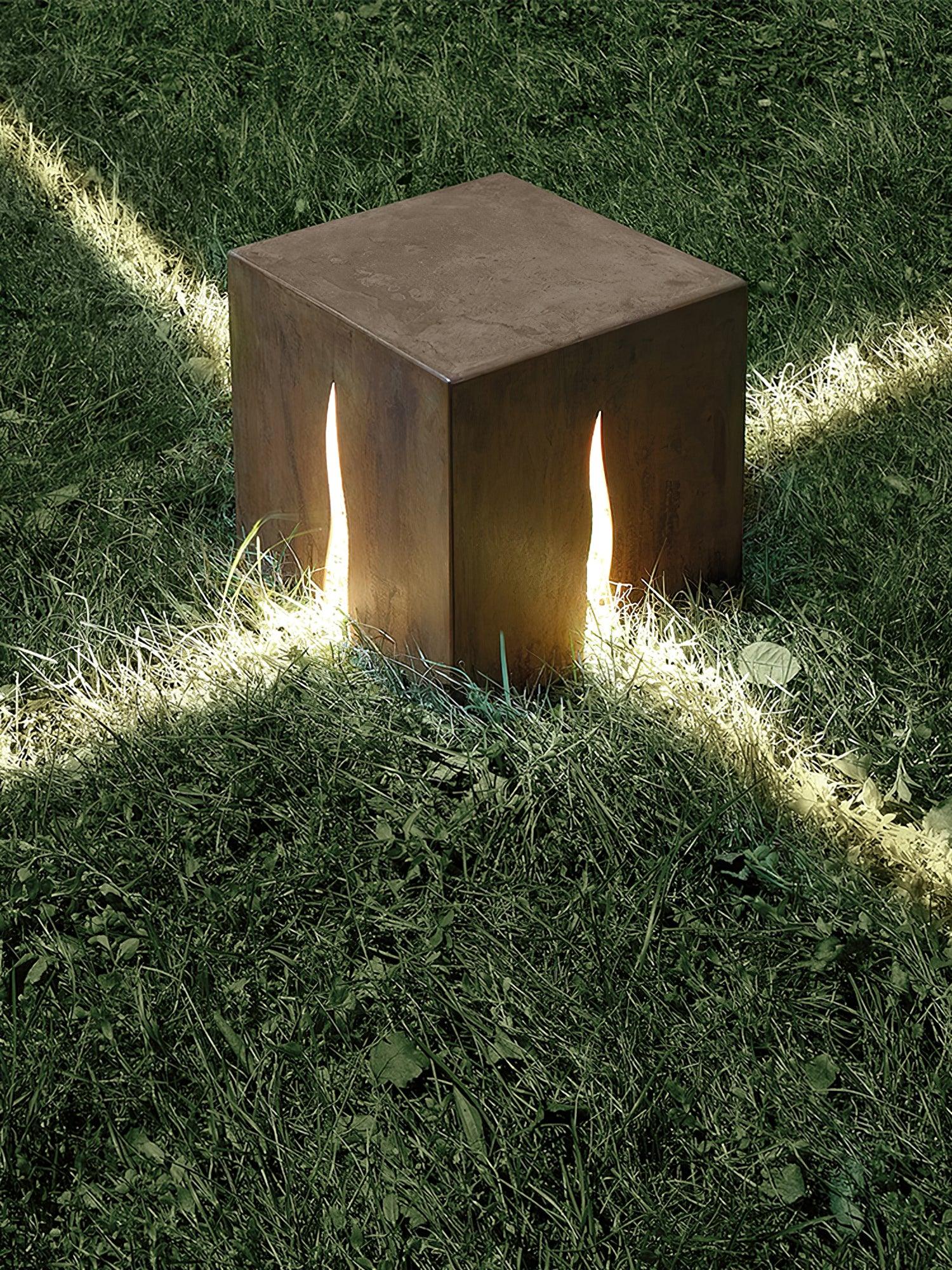 Ugo Outdoor Light Crack Cube