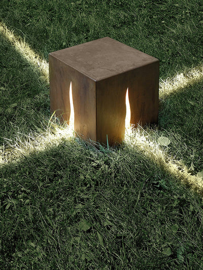 Ugo Outdoor Light Crack Cube
