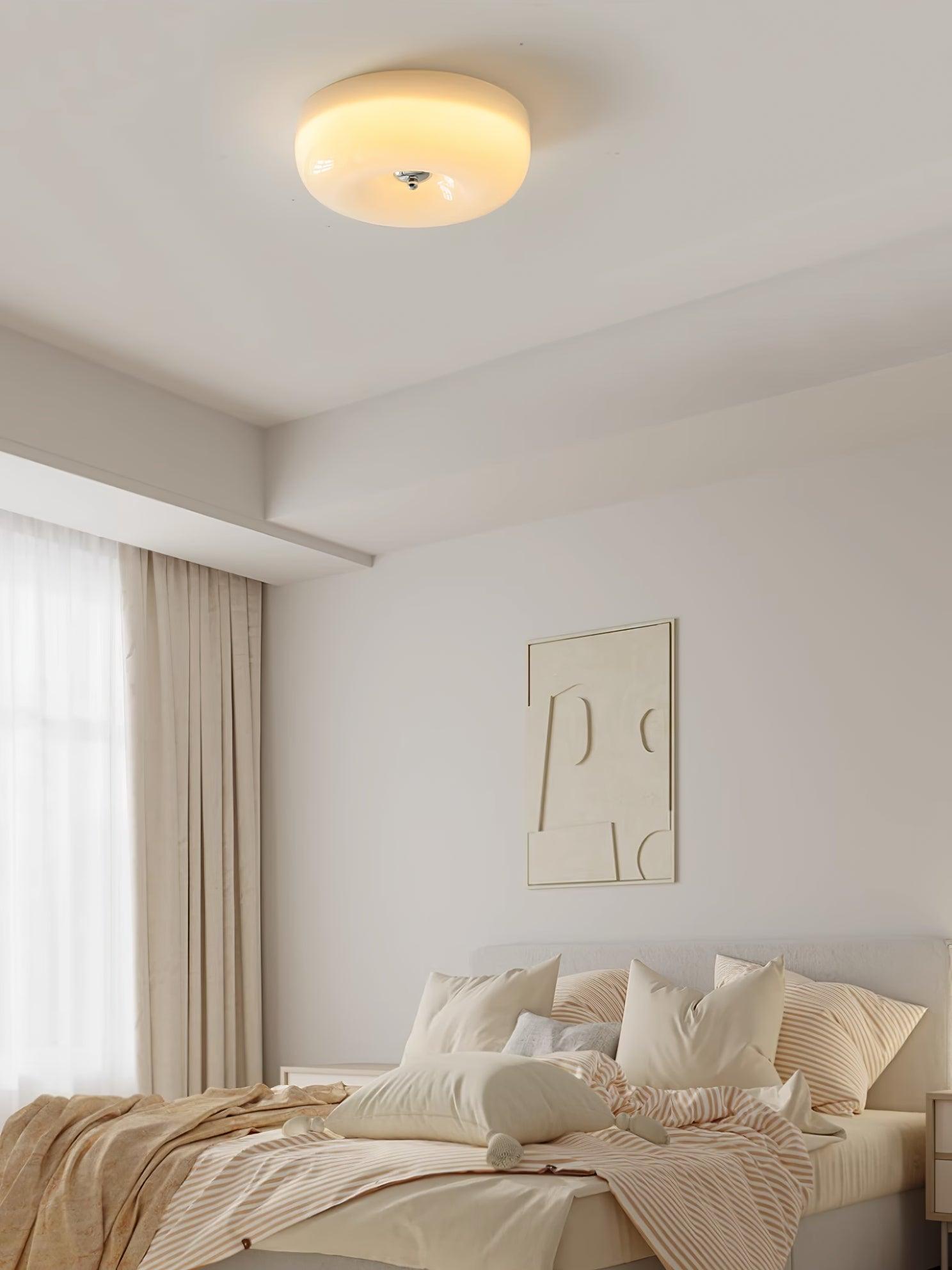 Velisiel Chandelier Cream Pudding with Blown Glass