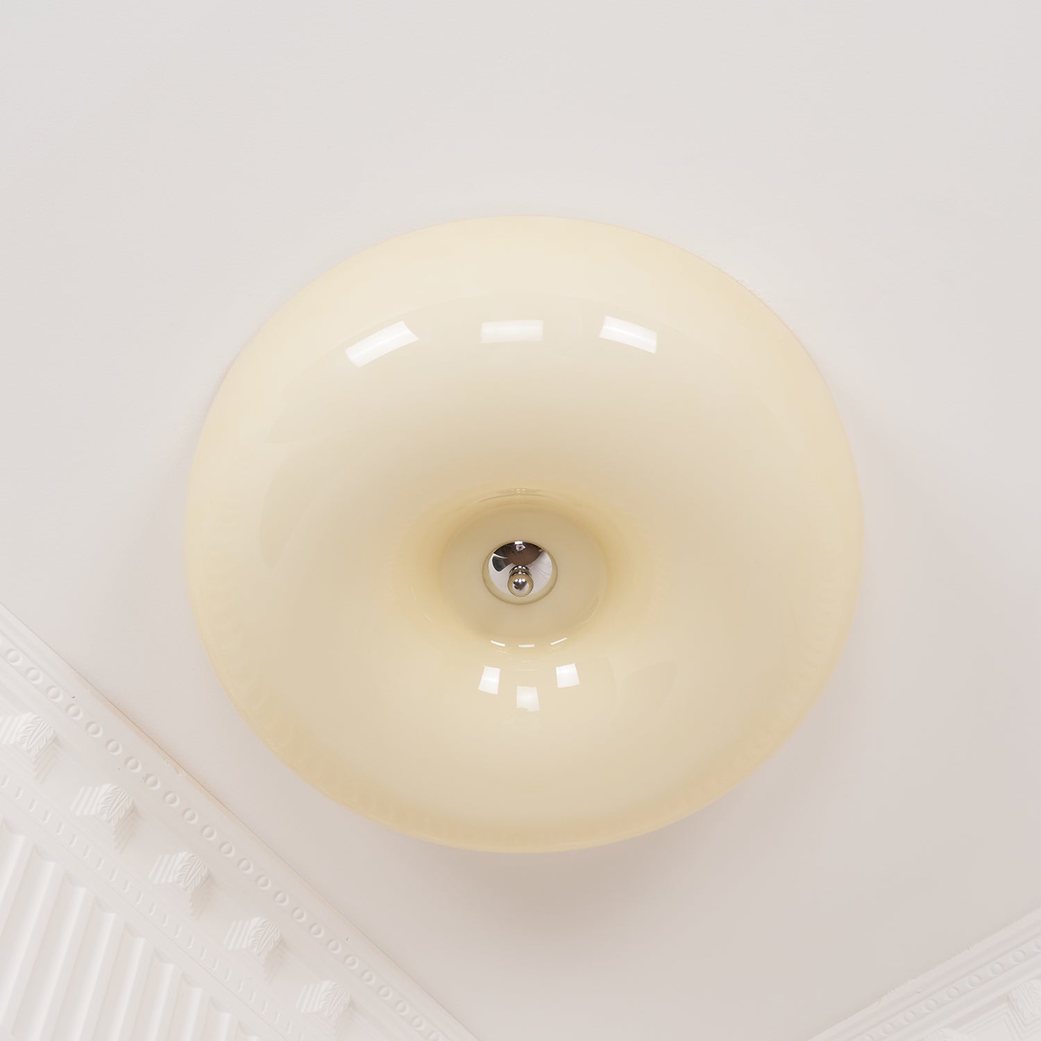 Velisiel Chandelier Cream Pudding with Blown Glass