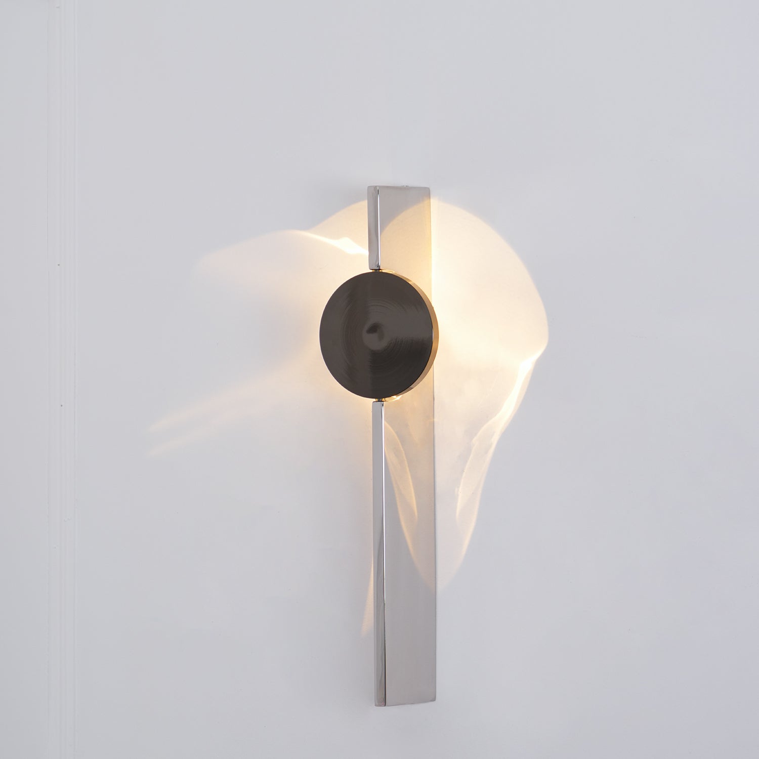 Delaview Kinetic Shadow Indoor Wall Light