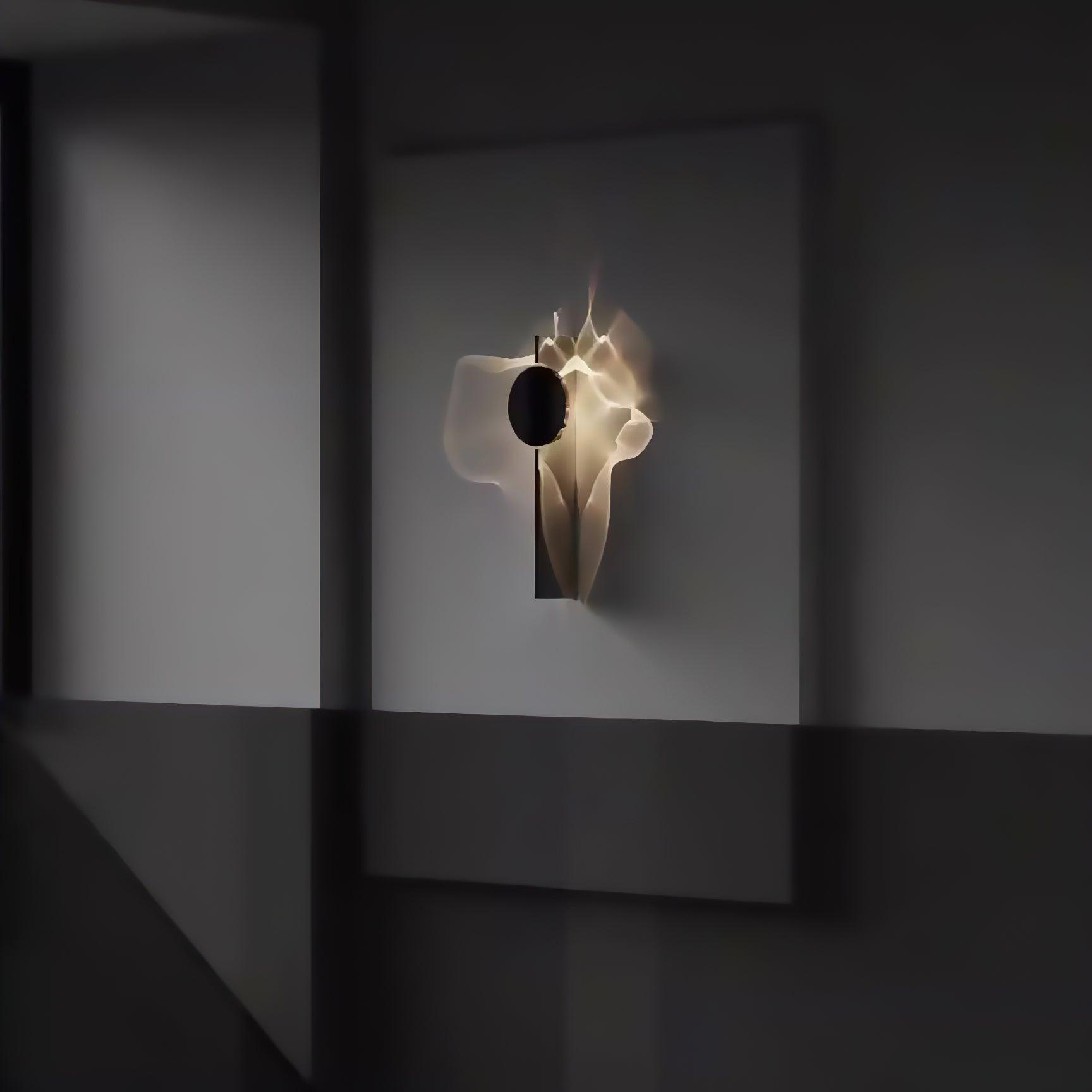 Delaview Kinetic Shadow Indoor Wall Light