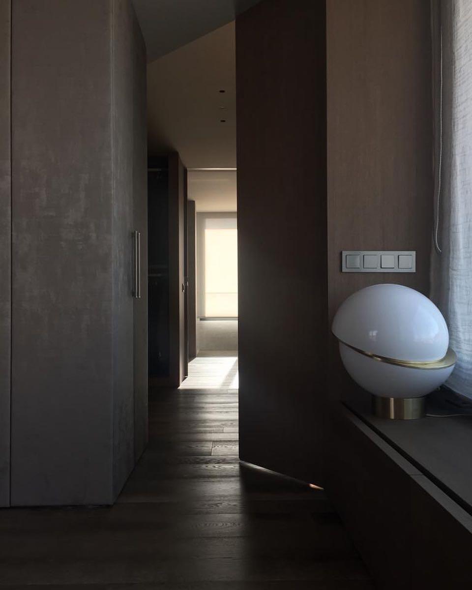 Solaria Futuristic Table Lamp
