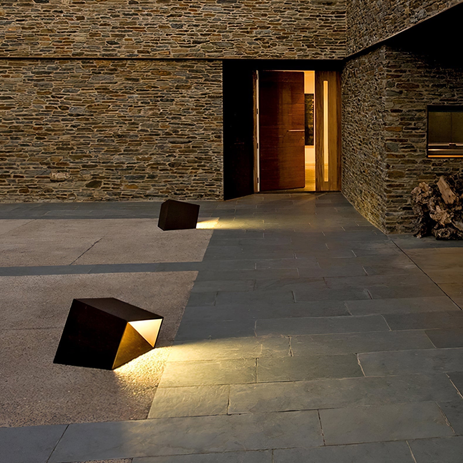 Pearl Modern Outdoor Light
