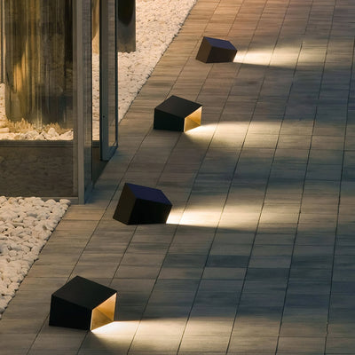 Pearl Modern Outdoor Light