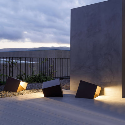 Pearl Modern Outdoor Light