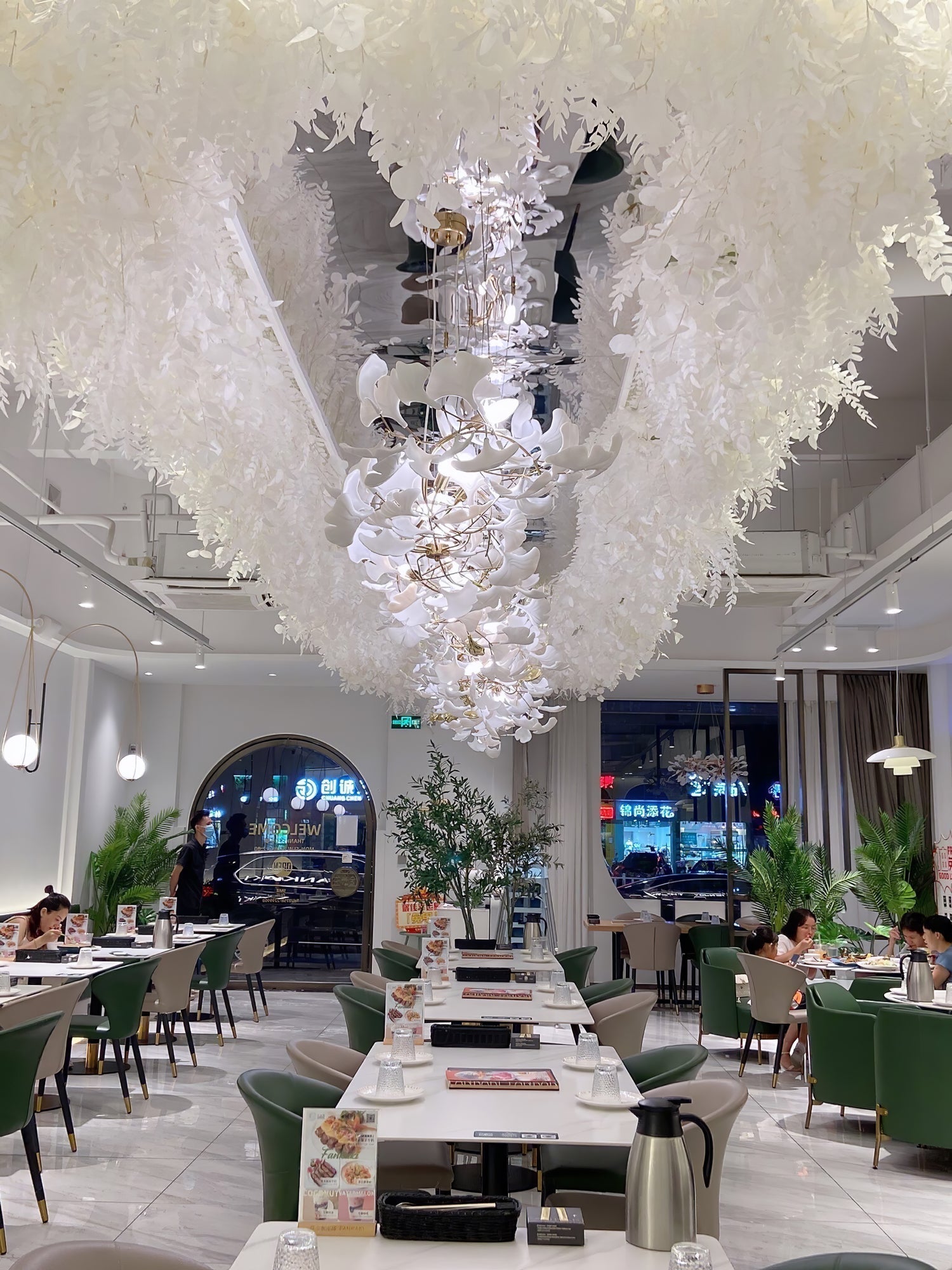 Eurzoris Gingko Leaf Chandelier