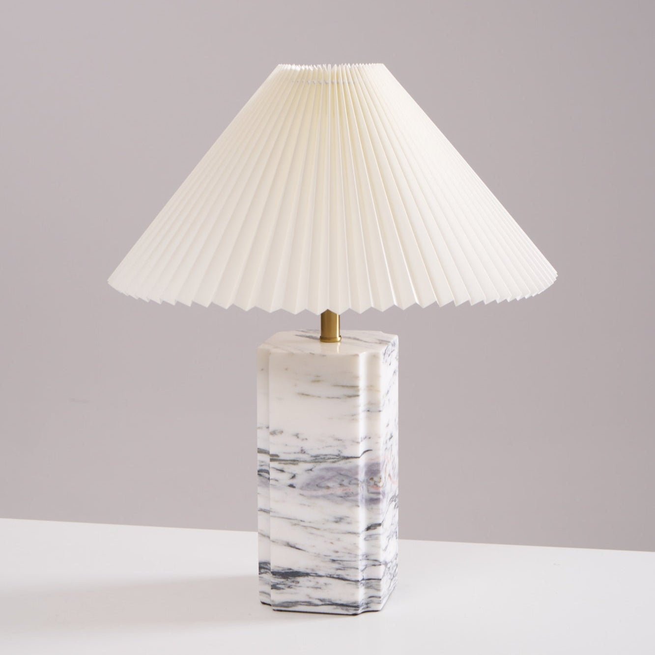 Selaleria Modern Table Lamp