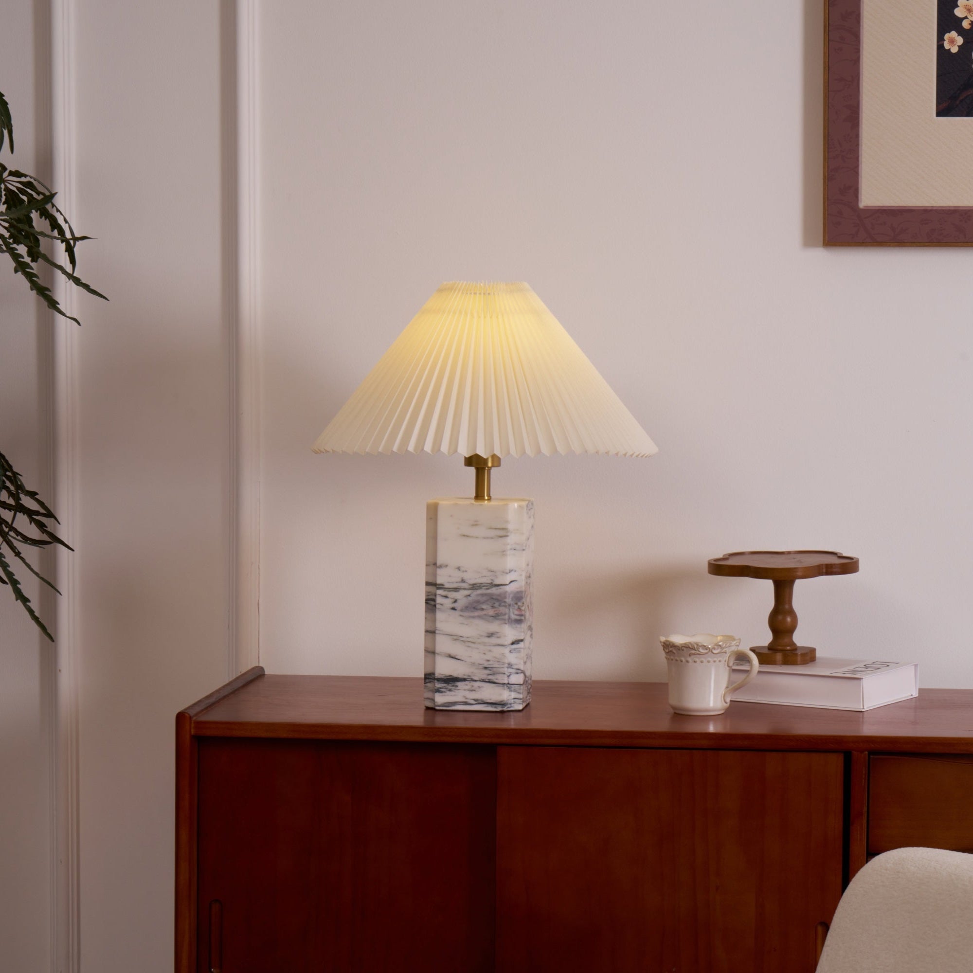 Selaleria Modern Table Lamp