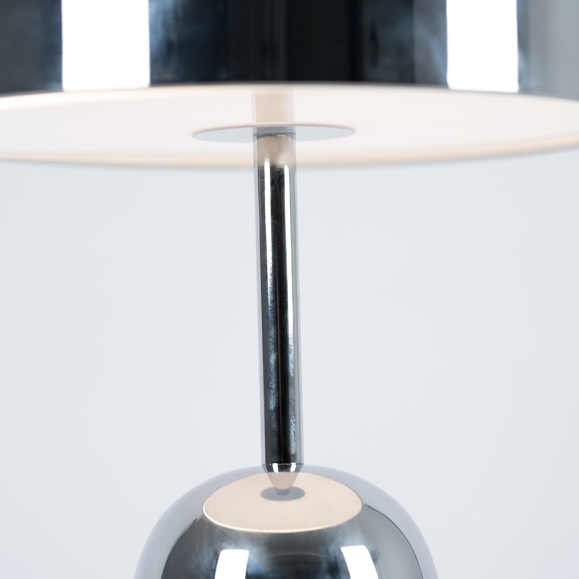 Ames Luxury Bell Table Light
