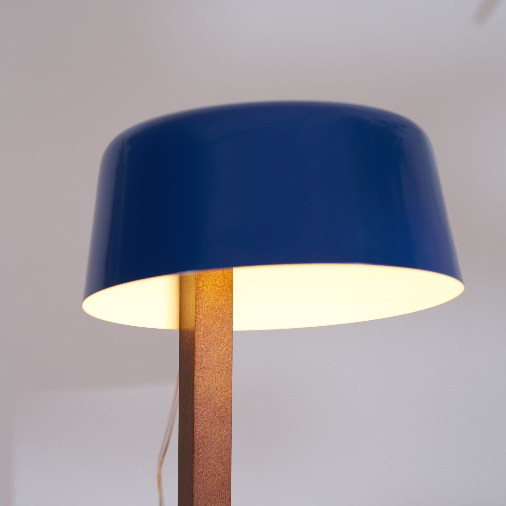 Cirirelle Modern Table Lamp