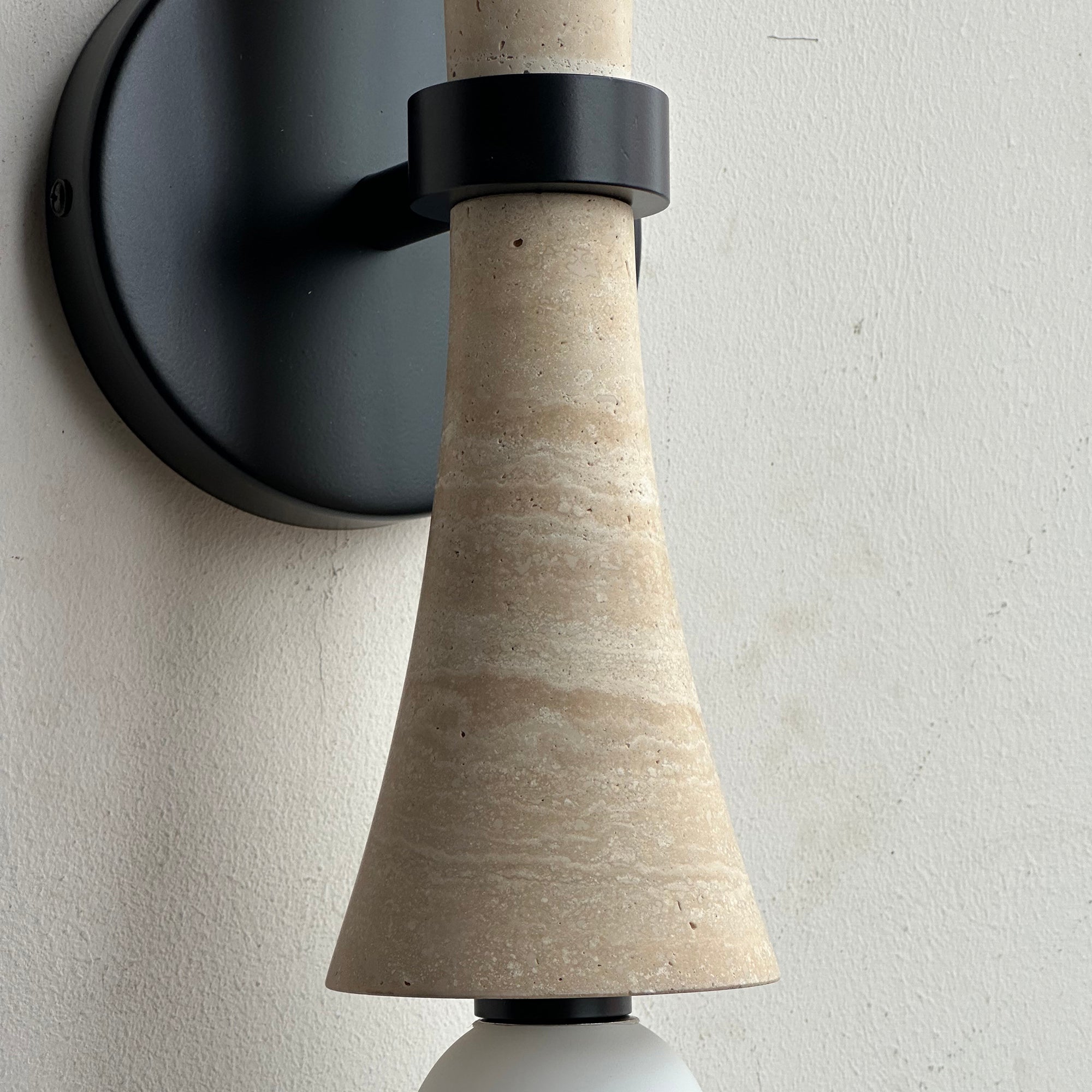 Elaiselle Wall Lamp