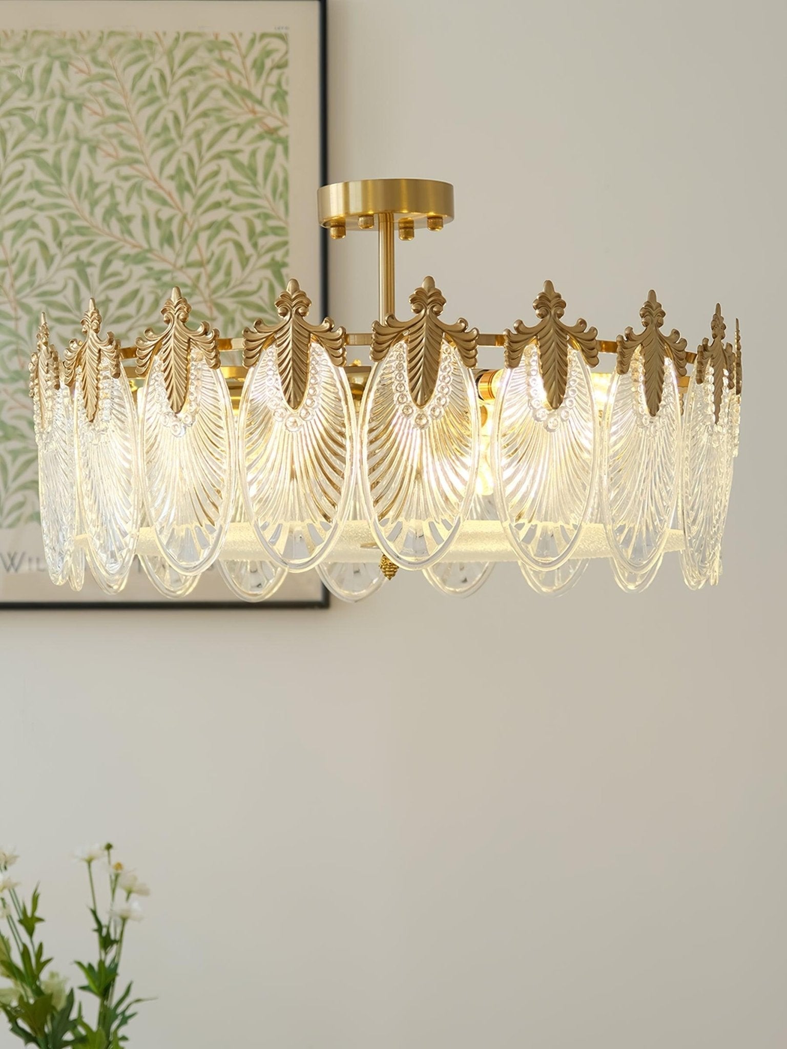 Eirisena Chandelier Glass Petals Gold Frame Round