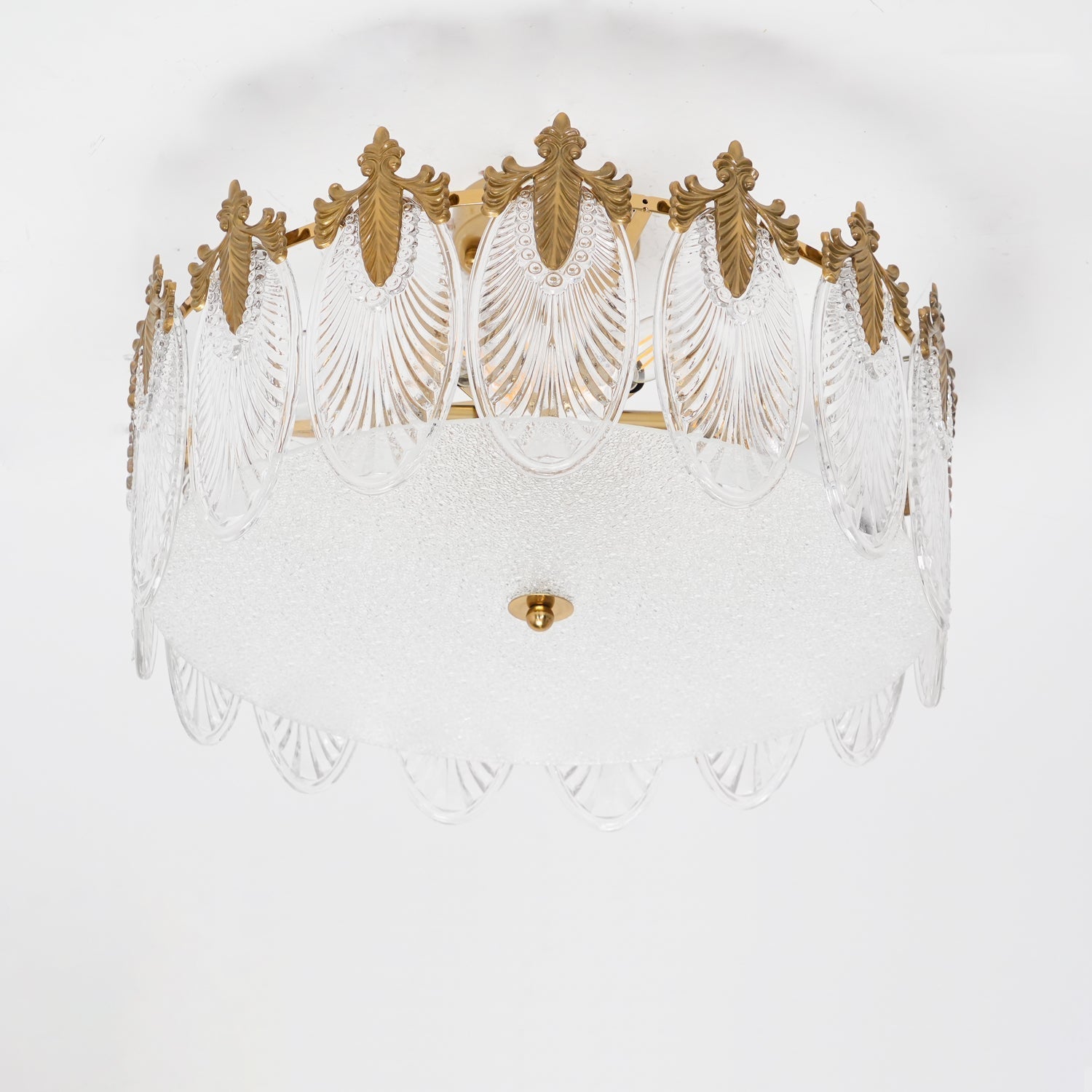 Eirisena Chandelier Glass Petals Gold Frame Round
