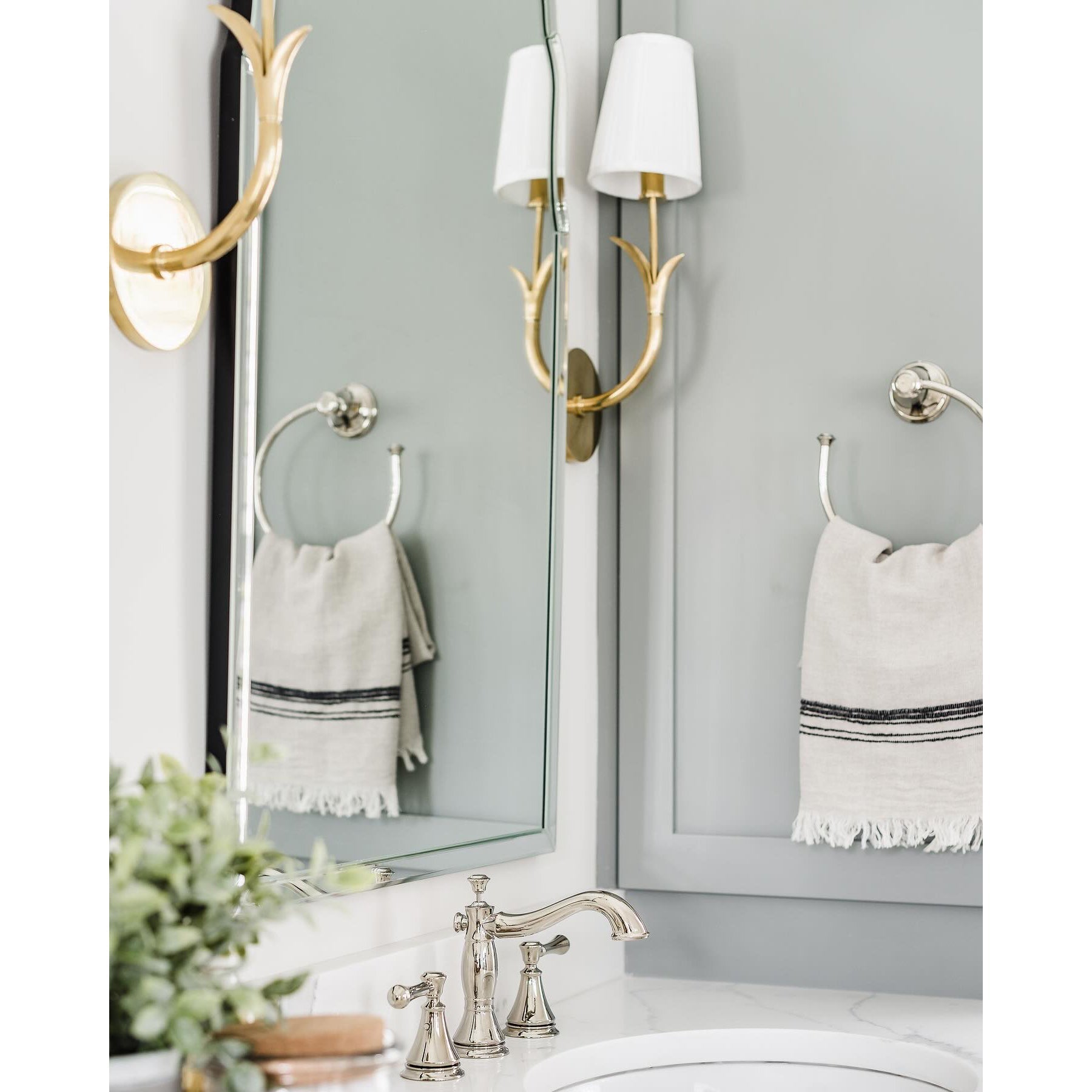 Velielia Wall Lamp