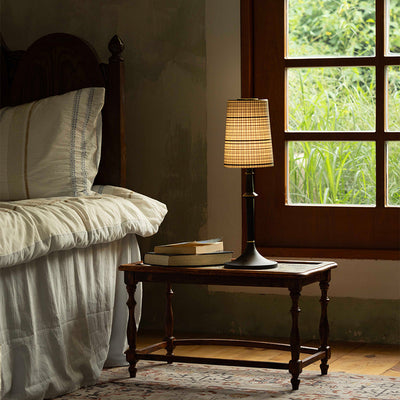 Karma Elvior Iron Table Lamp (Built-in Battery)