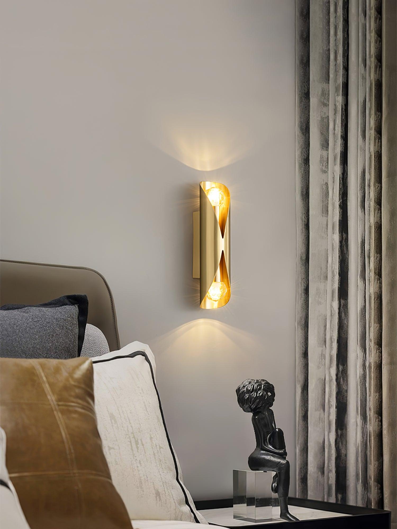 Veyric Diamonds Brass Wall Lamp