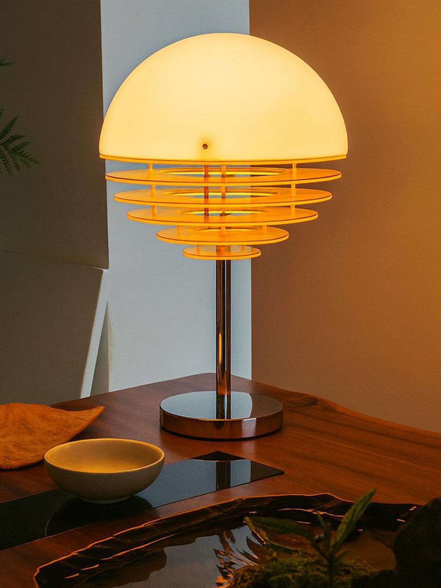 Dome Louver Table Lamp