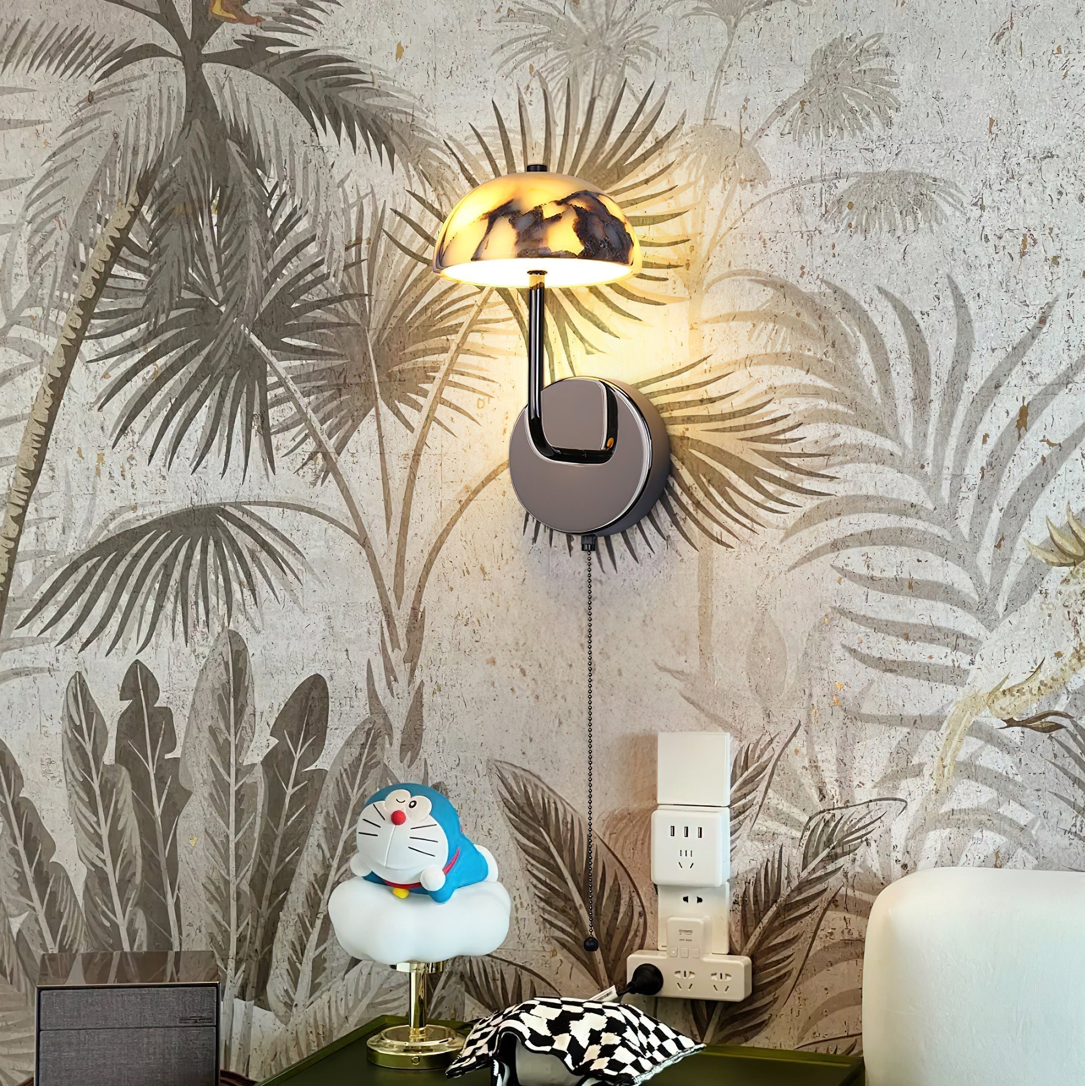 Noir Wall Lamp