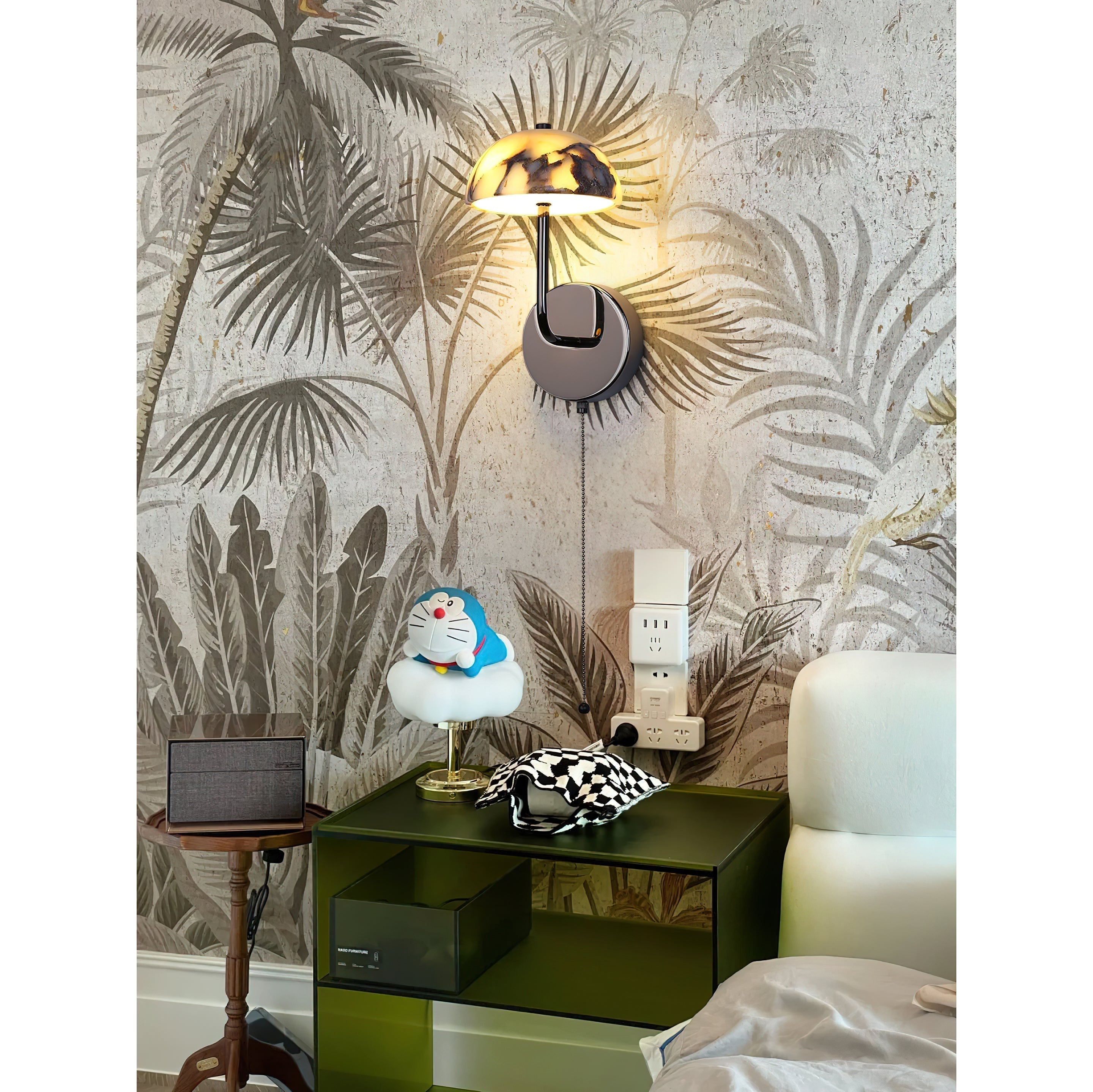 Noir Wall Lamp