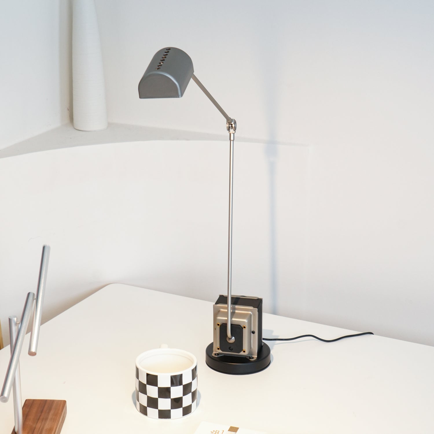 Orvyn Minimalist Table Lamp