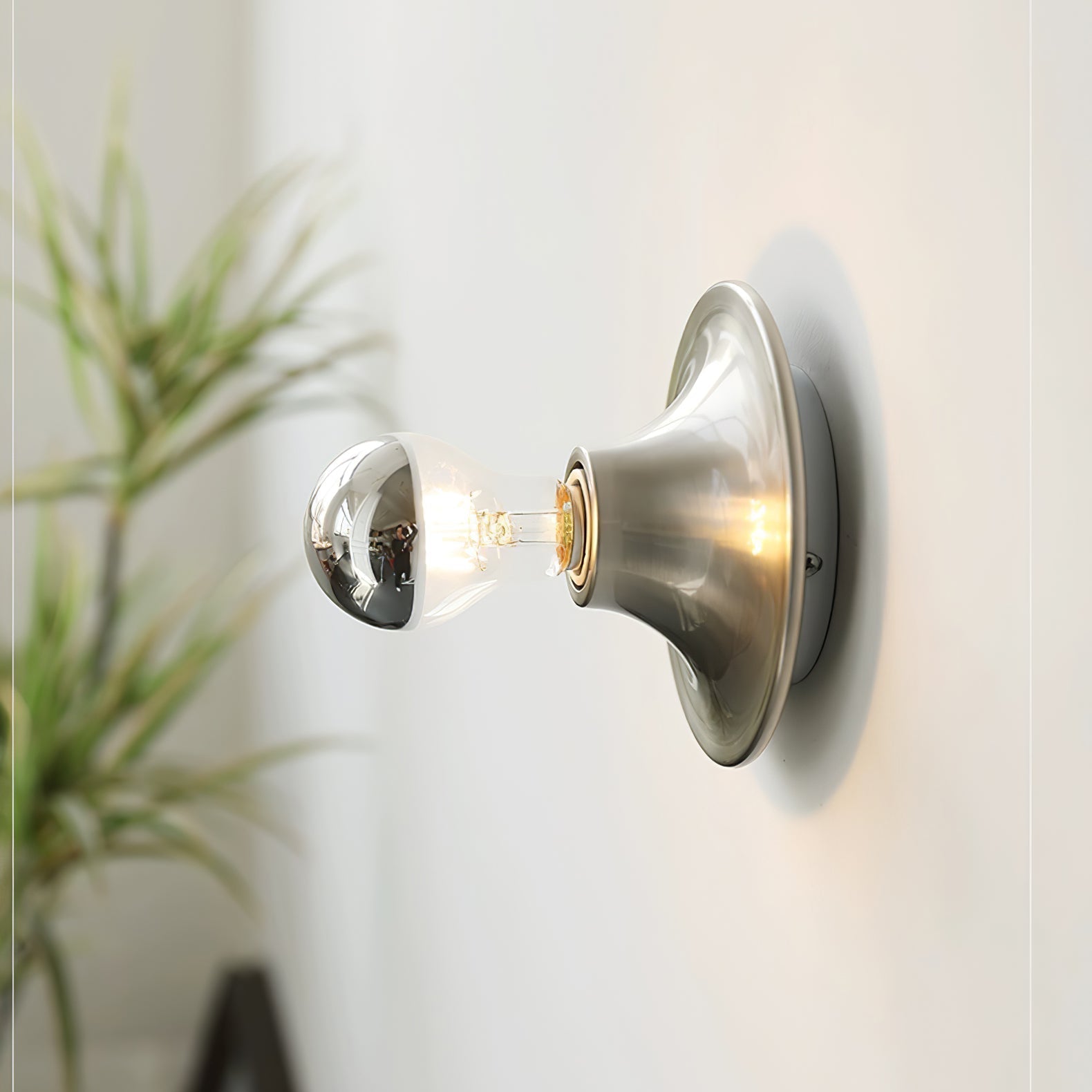 Ortheen Modern Minimalist Glass Sconce Wall lamp - Neutral Decor