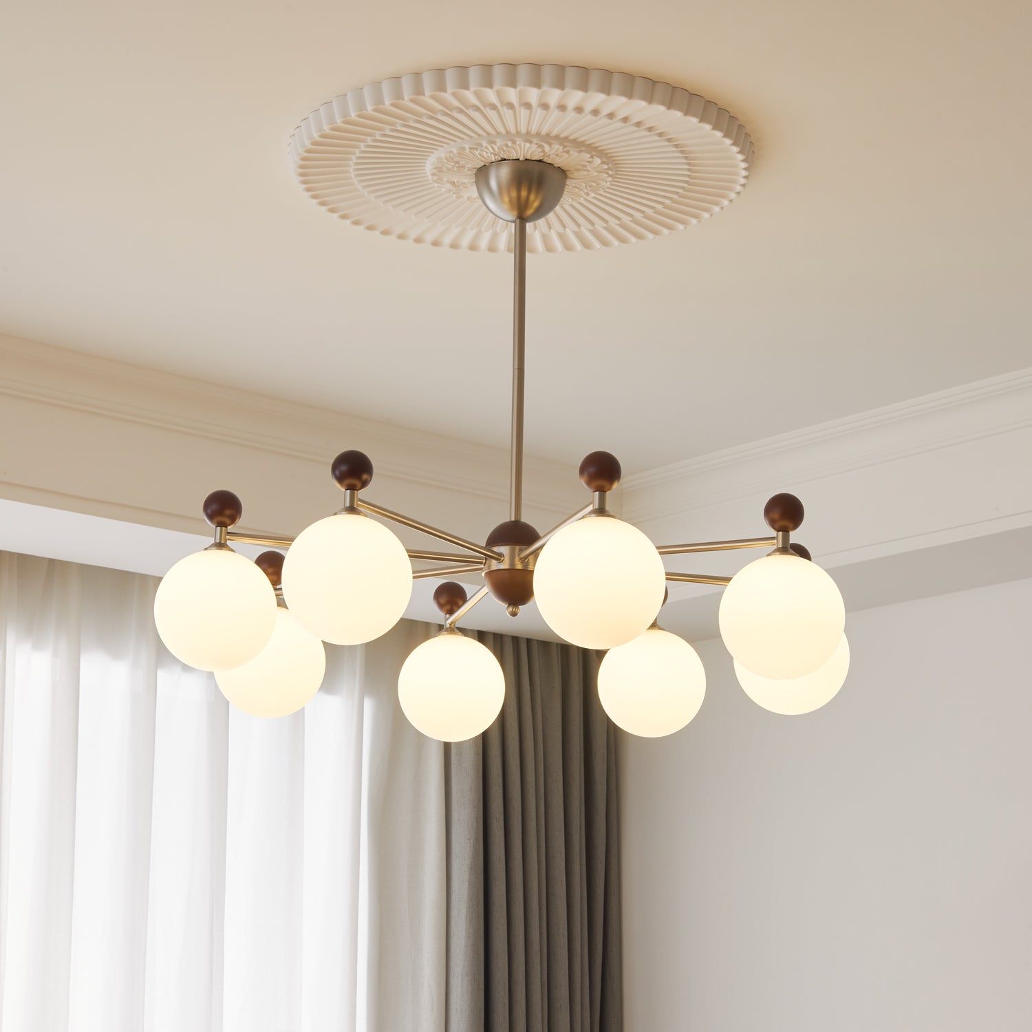 Cimirora Traditional Elegance Wood Glass Chandelier