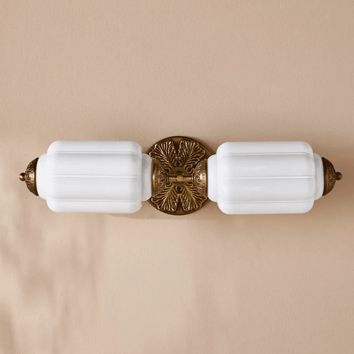 Elliot Glass Wall Sconce