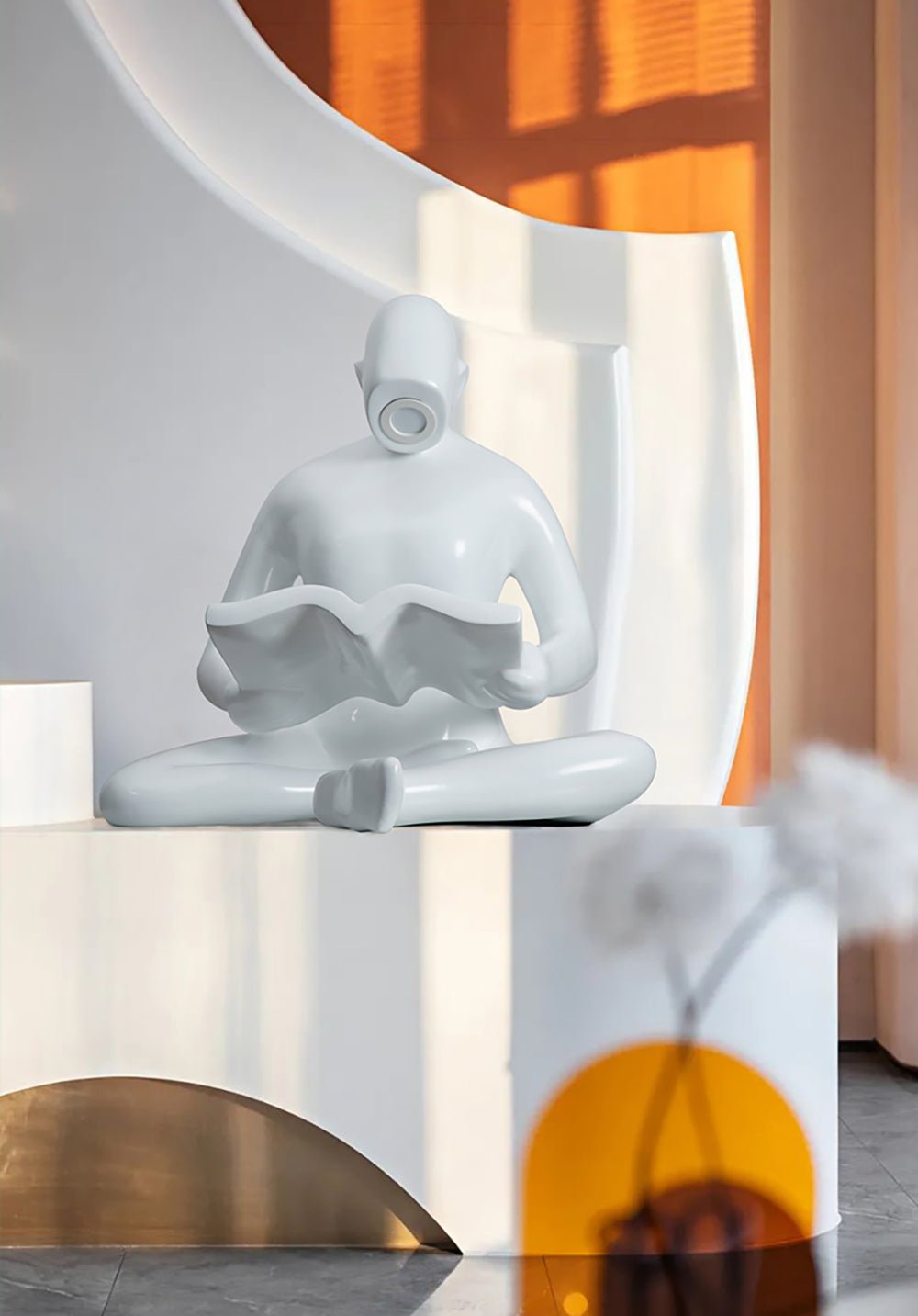 Terielia Reader Sculpture Table Lamp