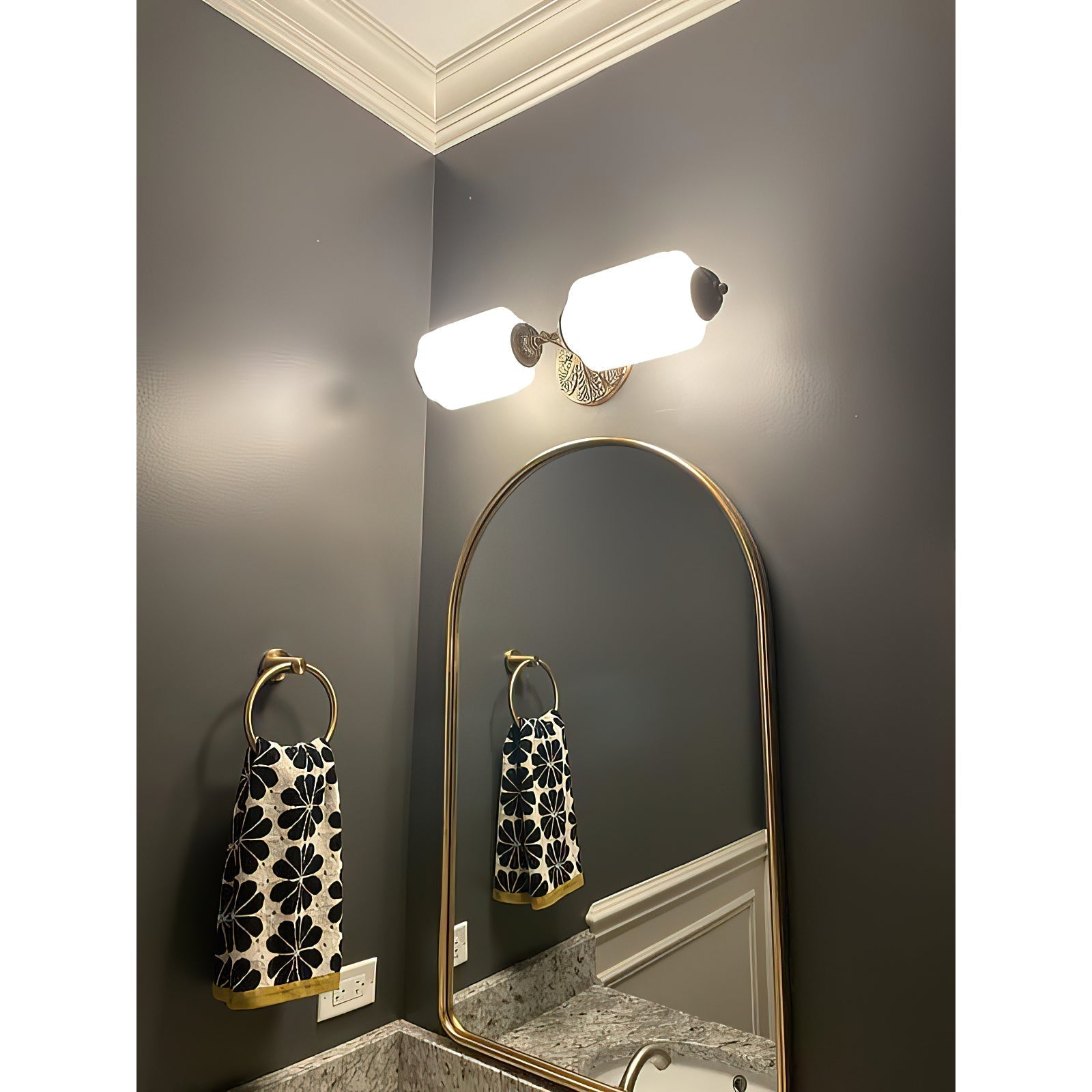 Belvaria Sconce