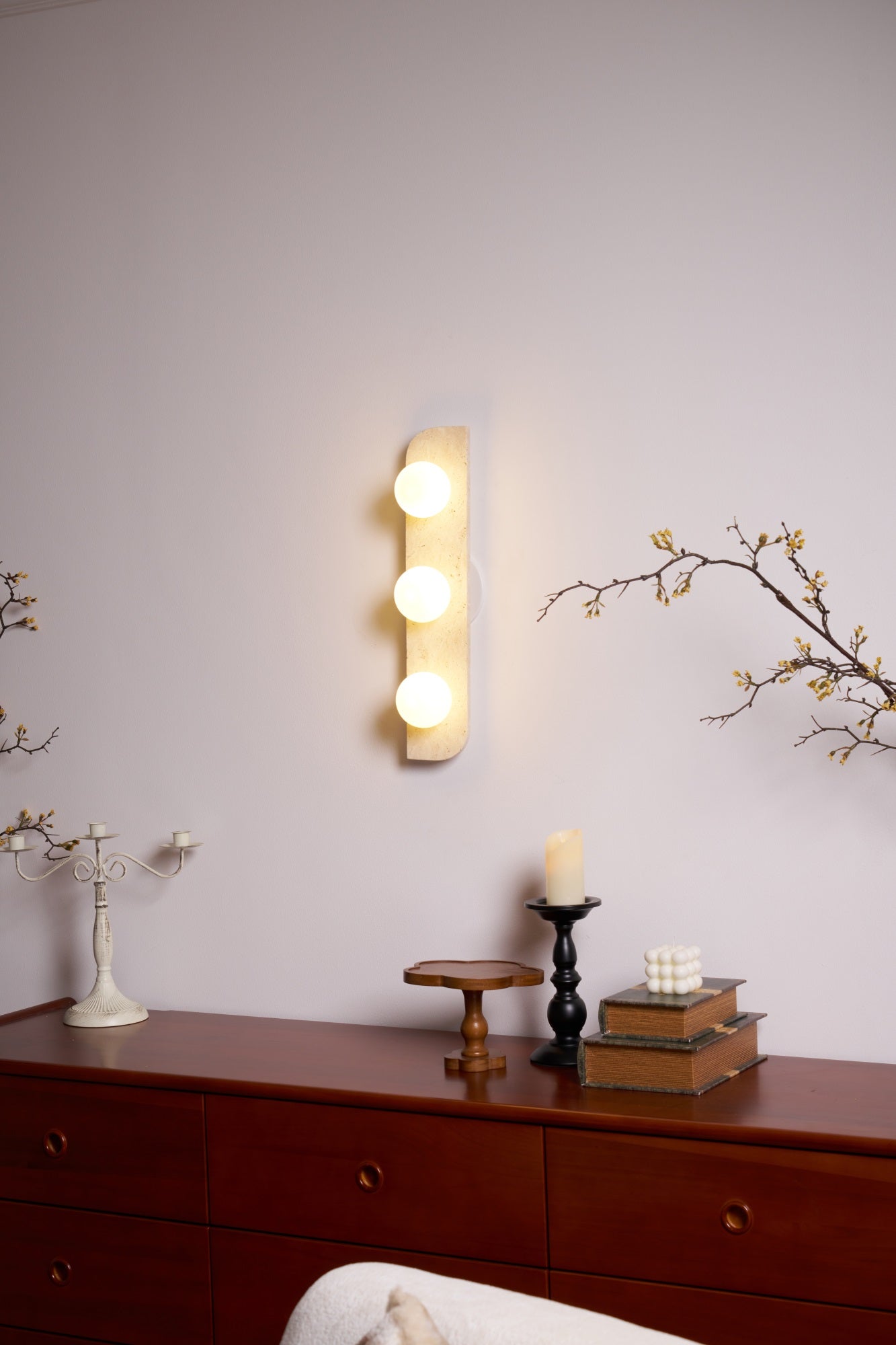 Serearia Minimalist Travertine Plug-In Wall Light