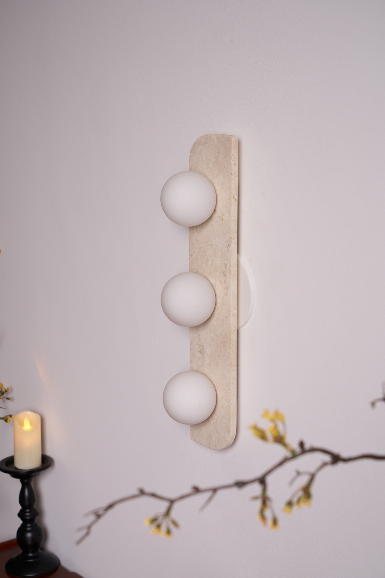 Serearia Minimalist Travertine Plug-In Wall Light