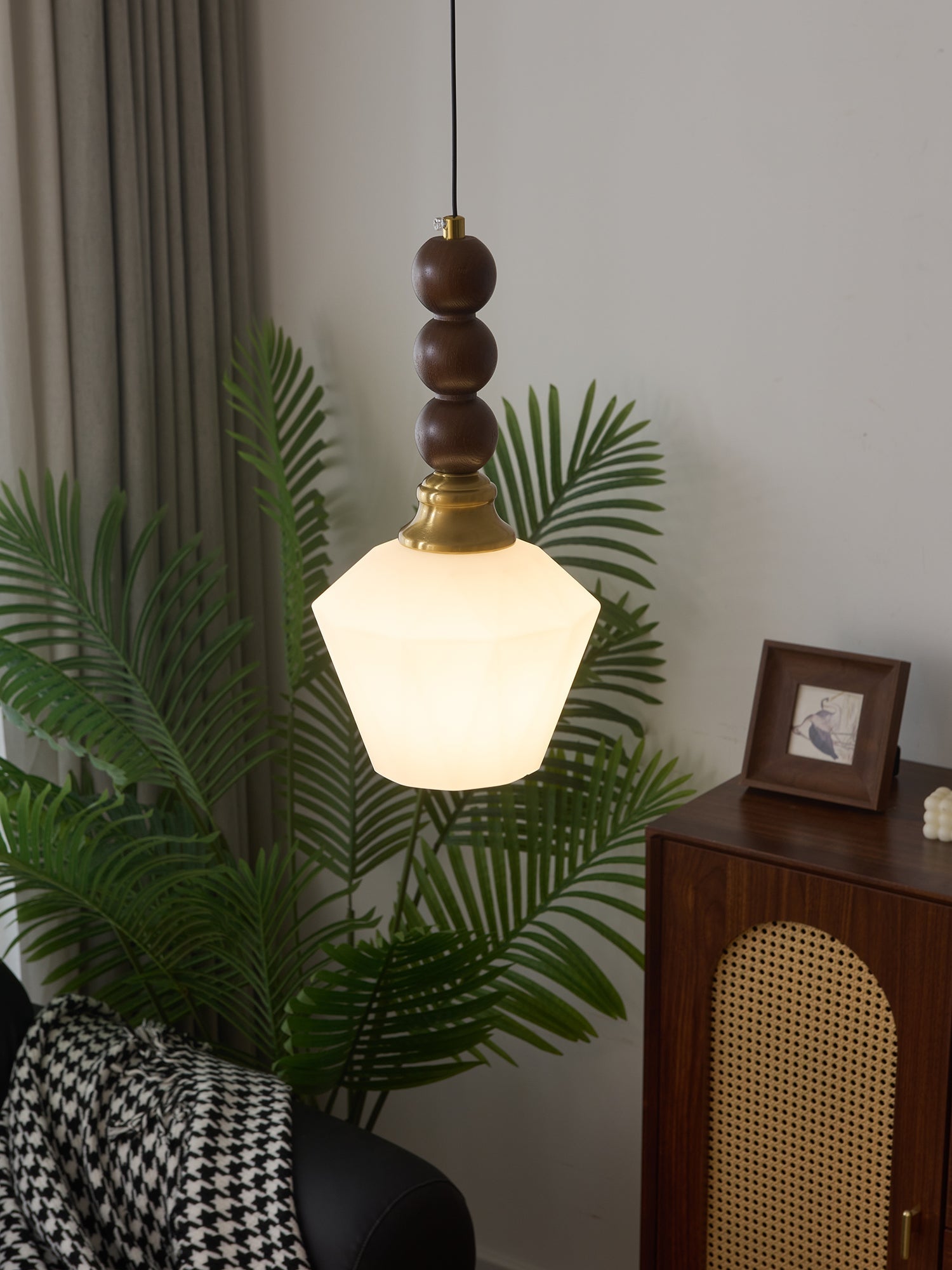 Vothaila Traditional Elegance Vintage Glass Wood Pendant Light