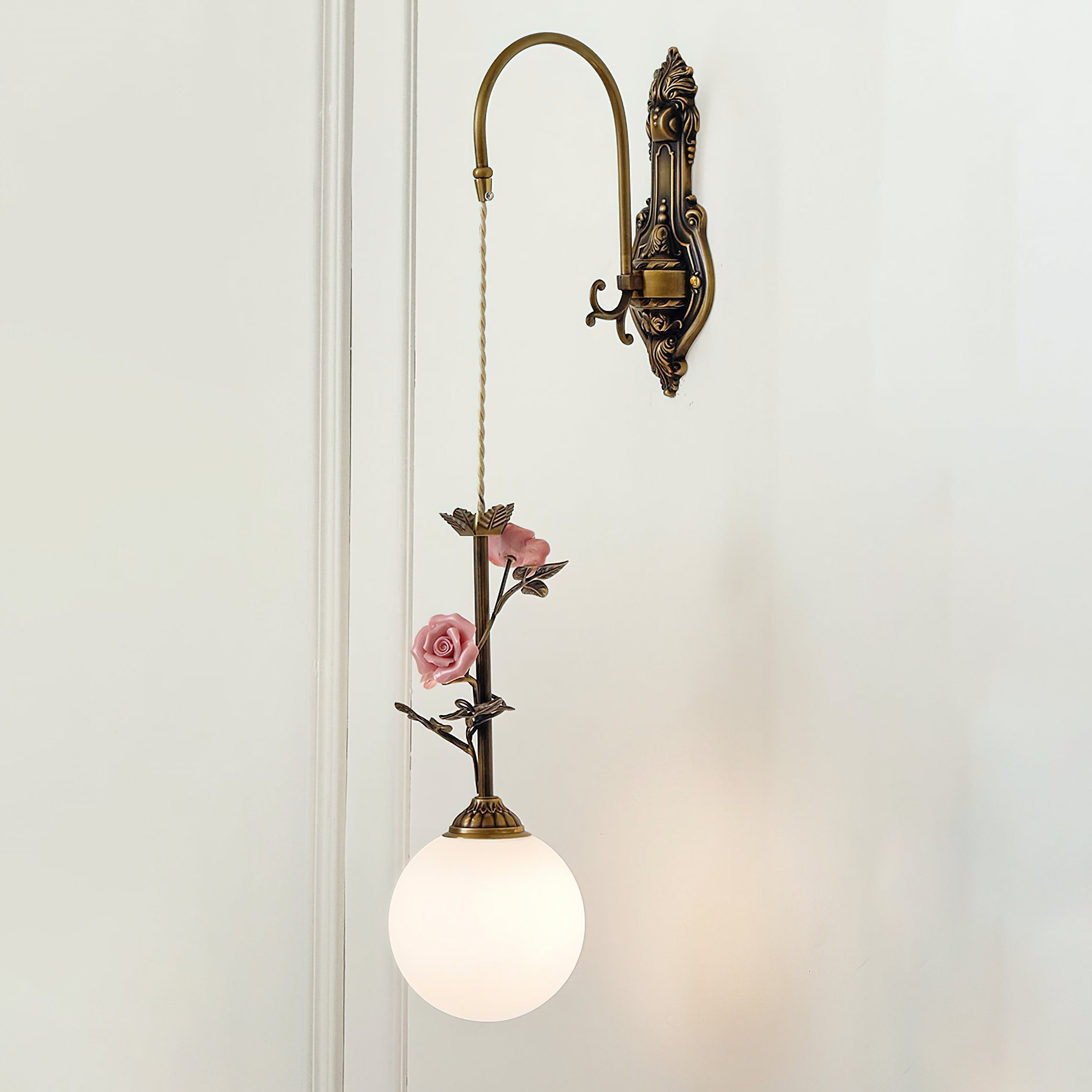 Elaararia Sconce