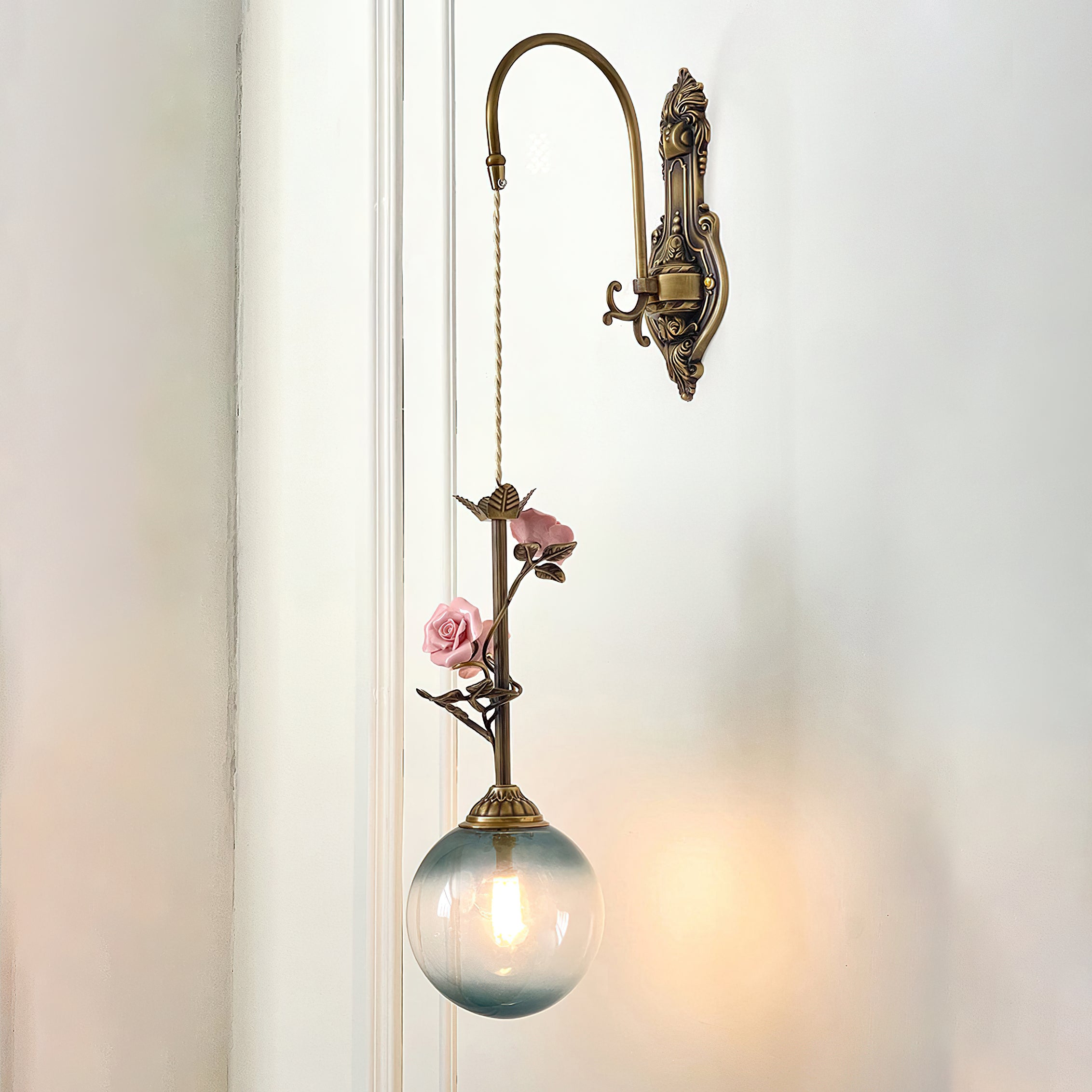 Elaararia Sconce