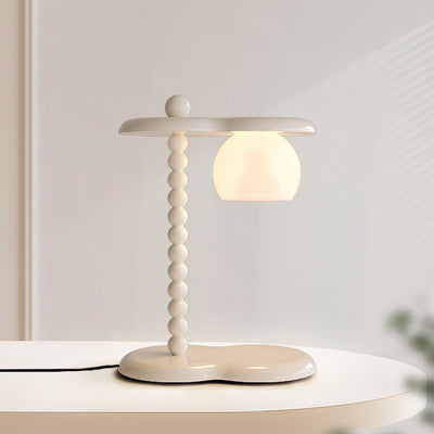 Viloce Resin Traditional Table Lamp