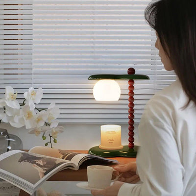 Viloce Resin Traditional Table Lamp