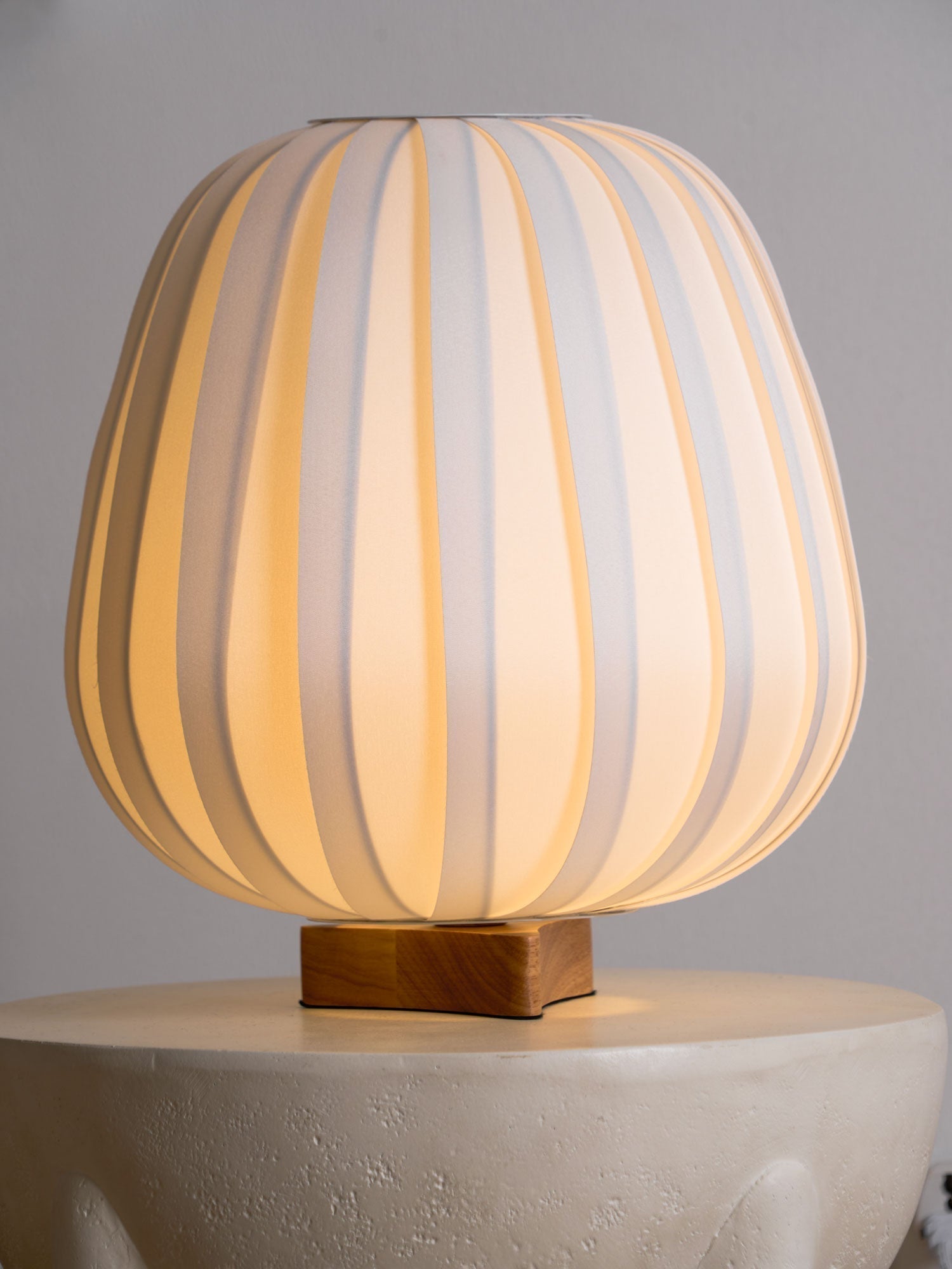 Solisuce Fabric Minimalist Table Lamp - Neutral Decor