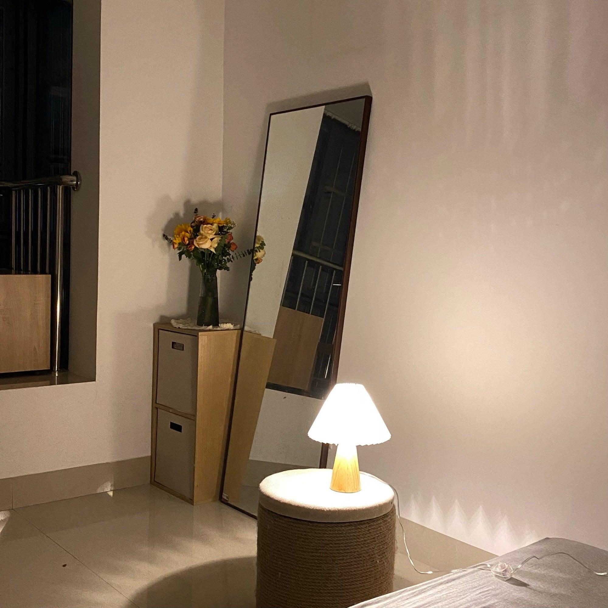Sylineria Minimalist Wood Table Lamp