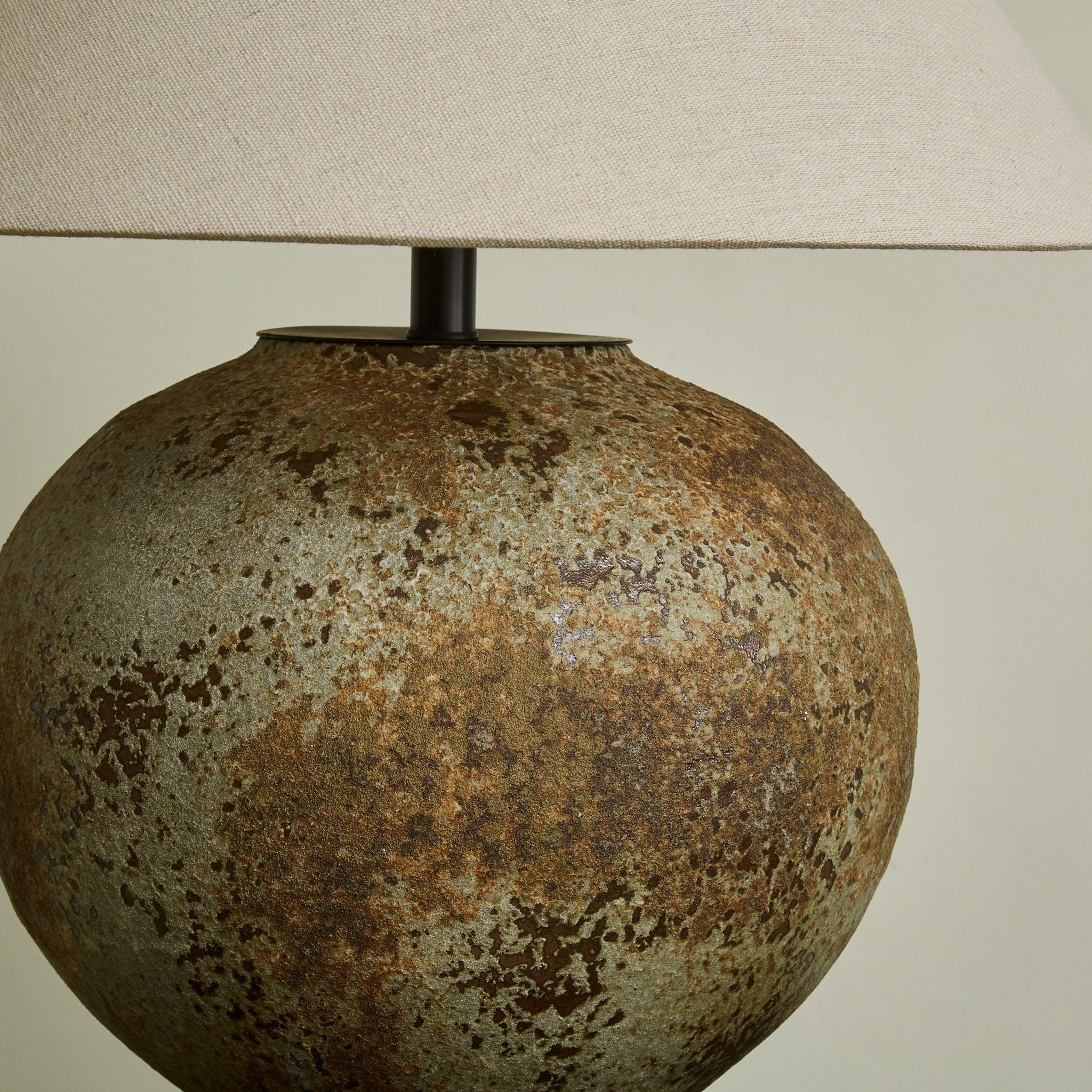 Lirys Modern Ceramics Table Lamp