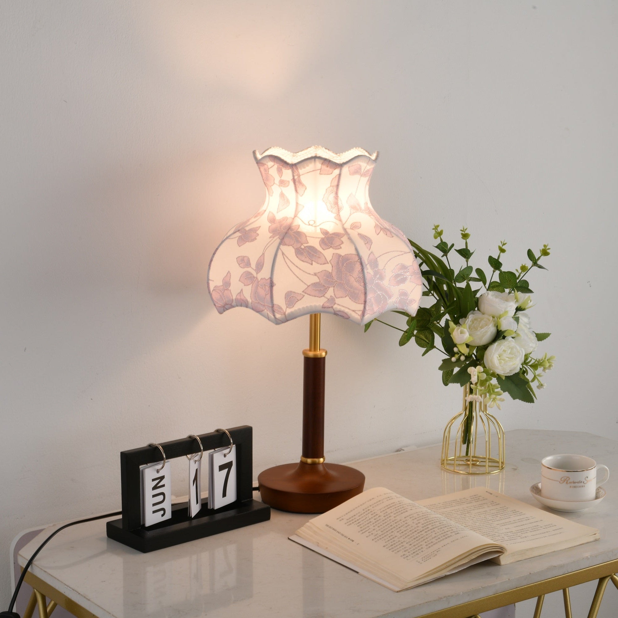 Naomi Vintage Table Lamp