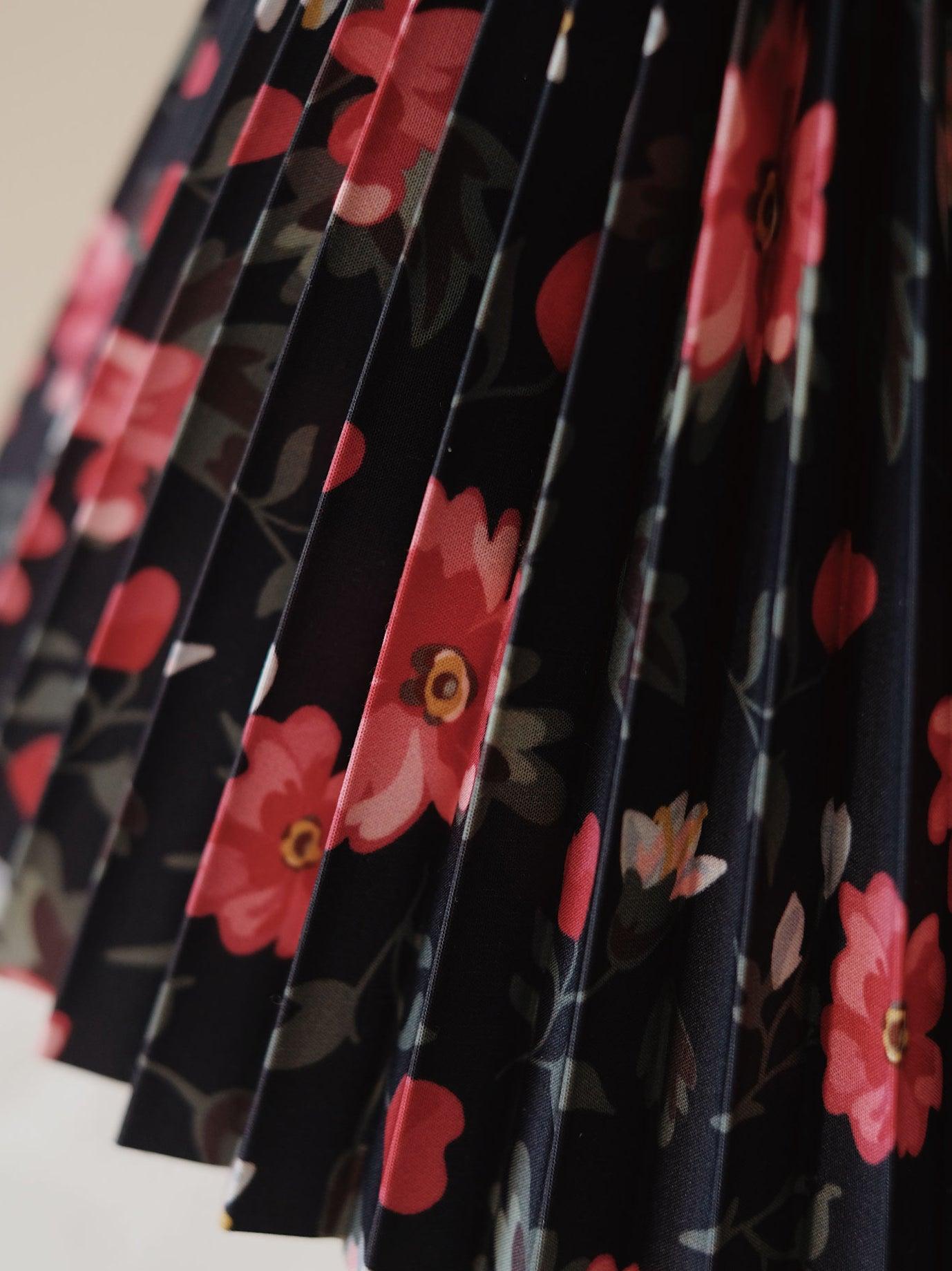 Zevelyra Fabric Table Lamp