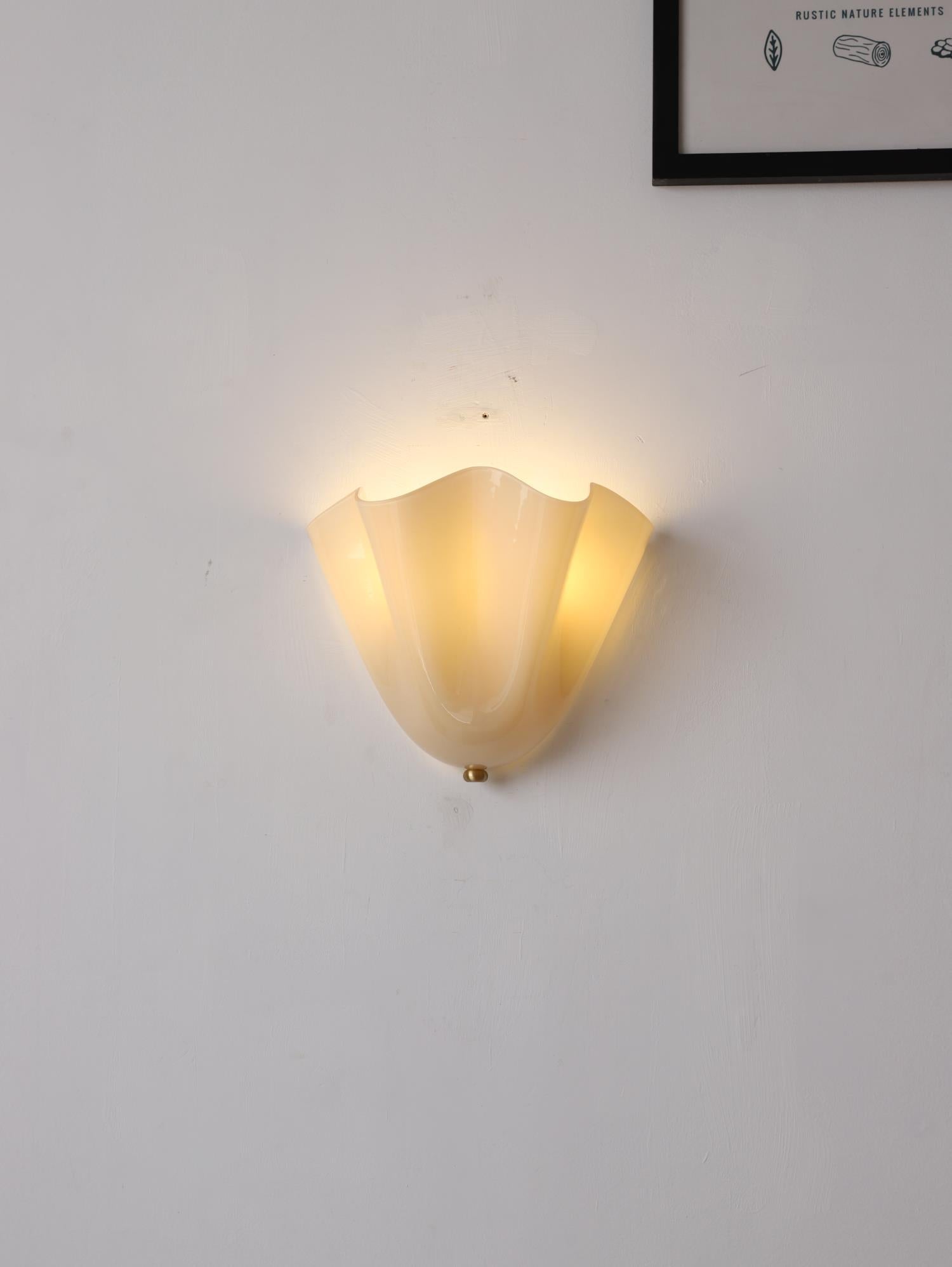 Fiorahaven Flower Glass Indoor Wall Light