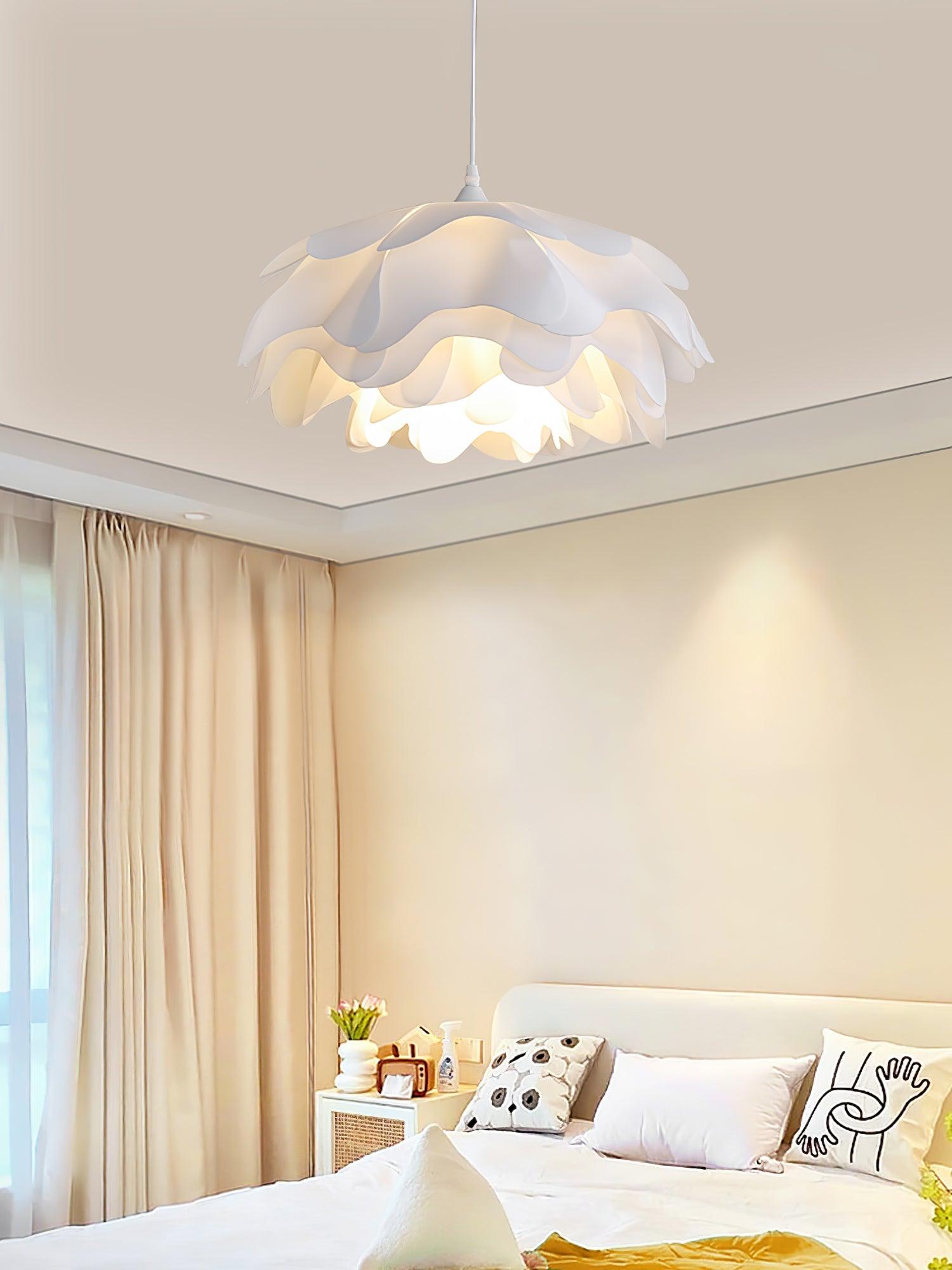 Niv Floral Pendant Lamp