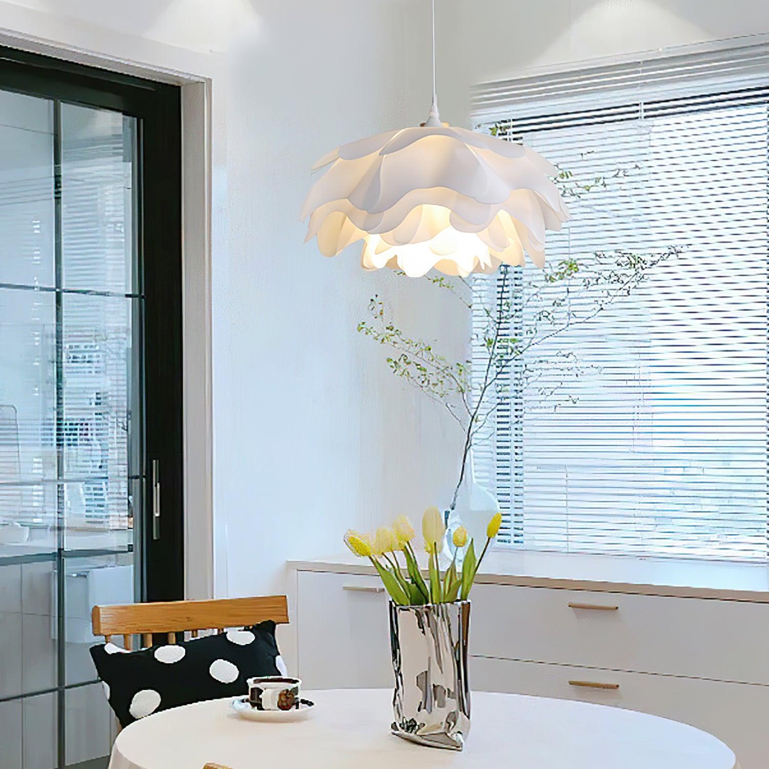 Niv Floral Pendant Lamp