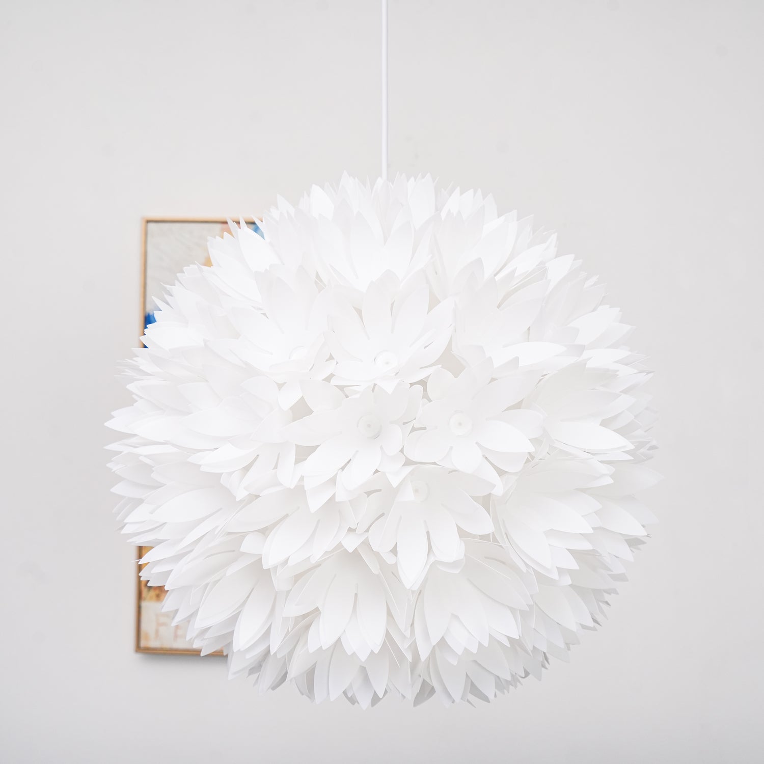 Renuiella Nordic Art Flowers Ball Pendant Light