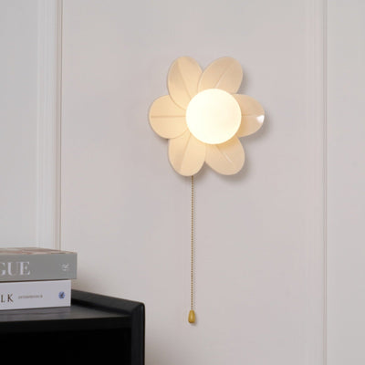 Acroma Nordic Art Flowers Resin Wall Lamp