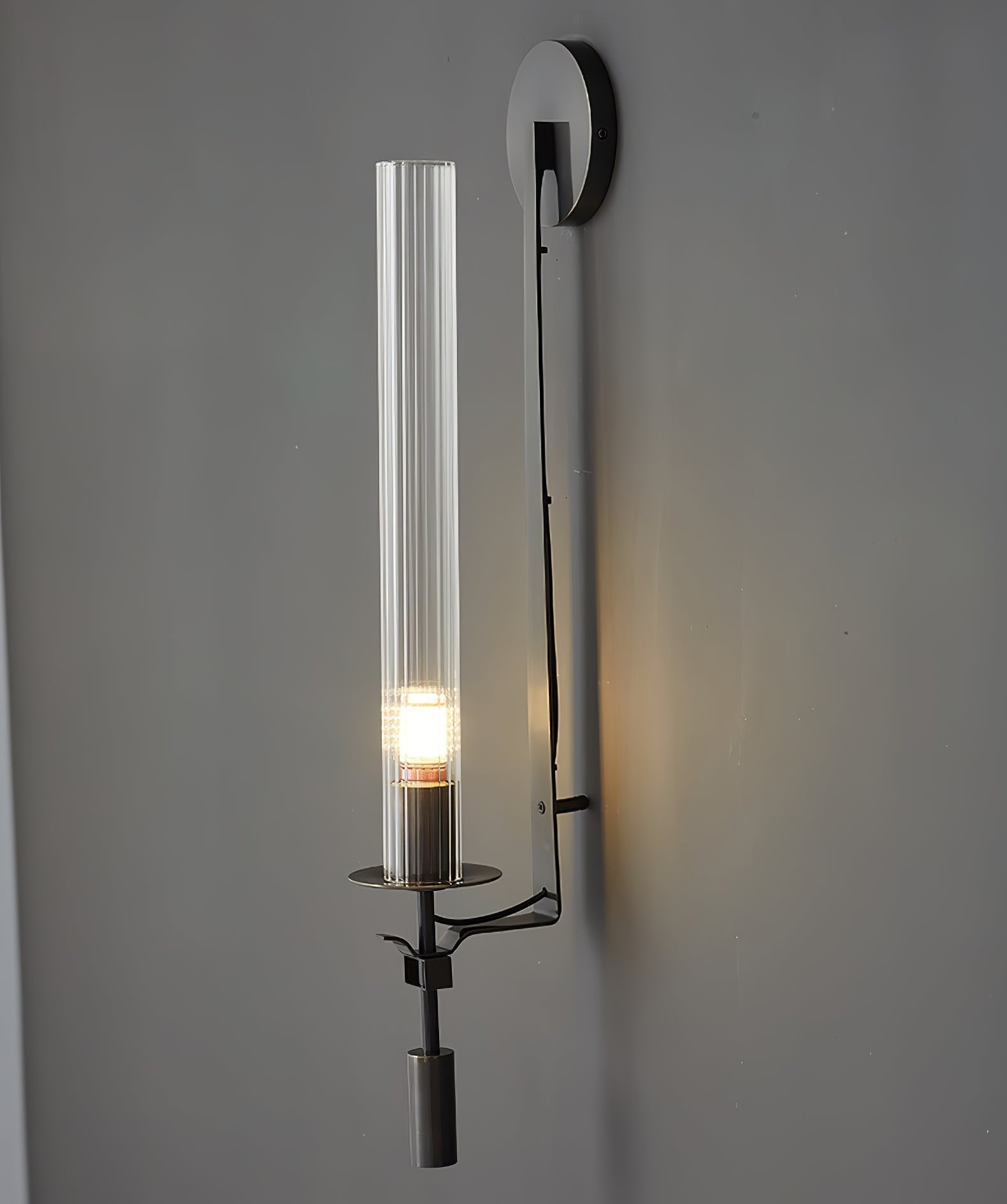 Veloora Wall Lamp Brass Minimalist Ribbed Glass