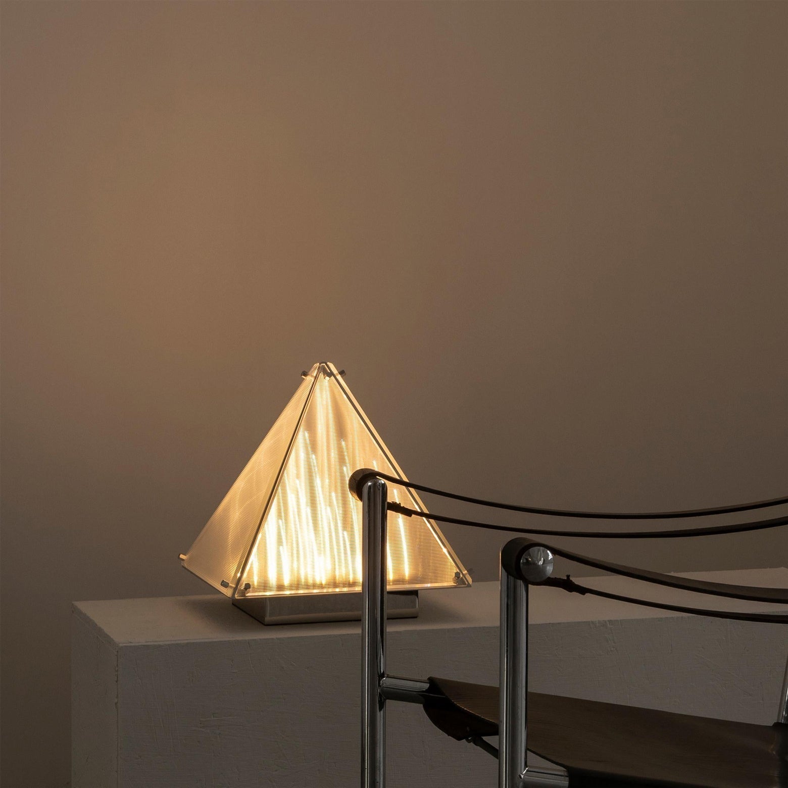 Lumoielle Table Lamp