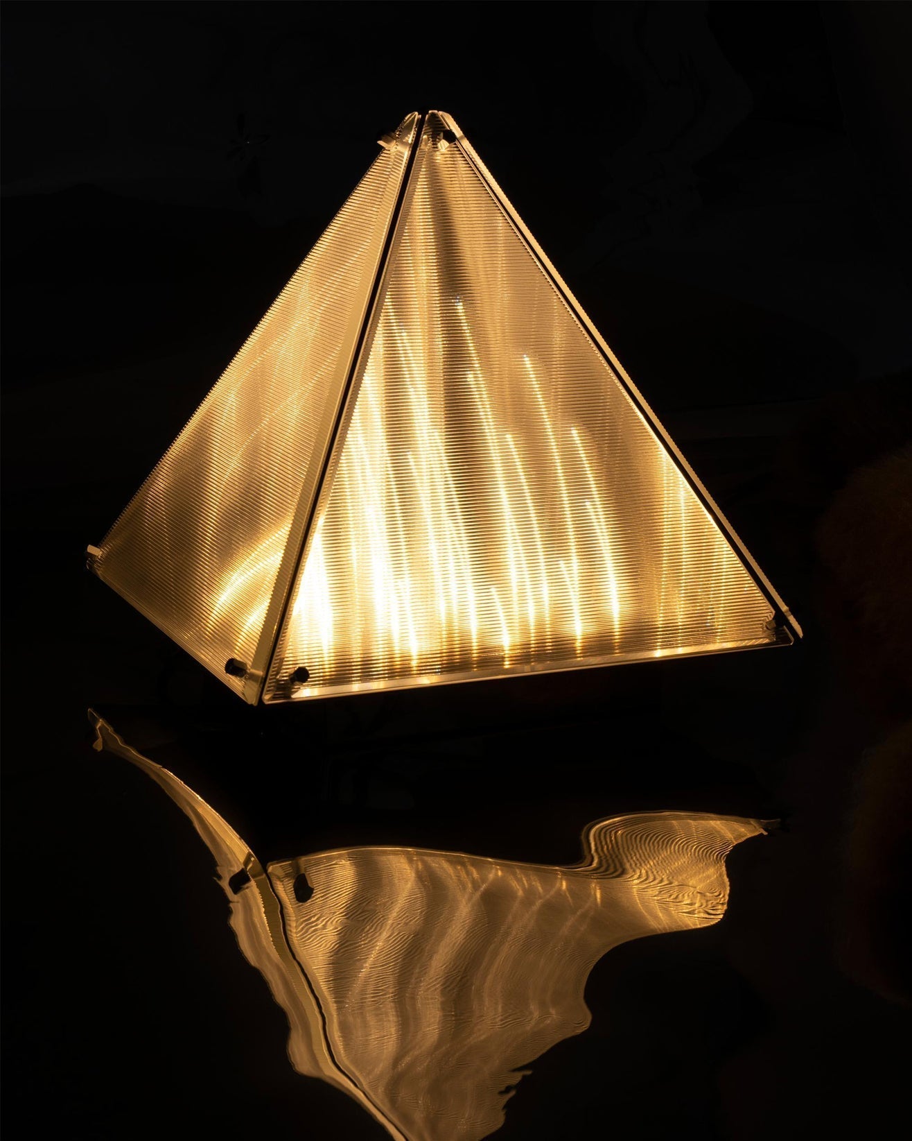 Lumoielle Table Lamp